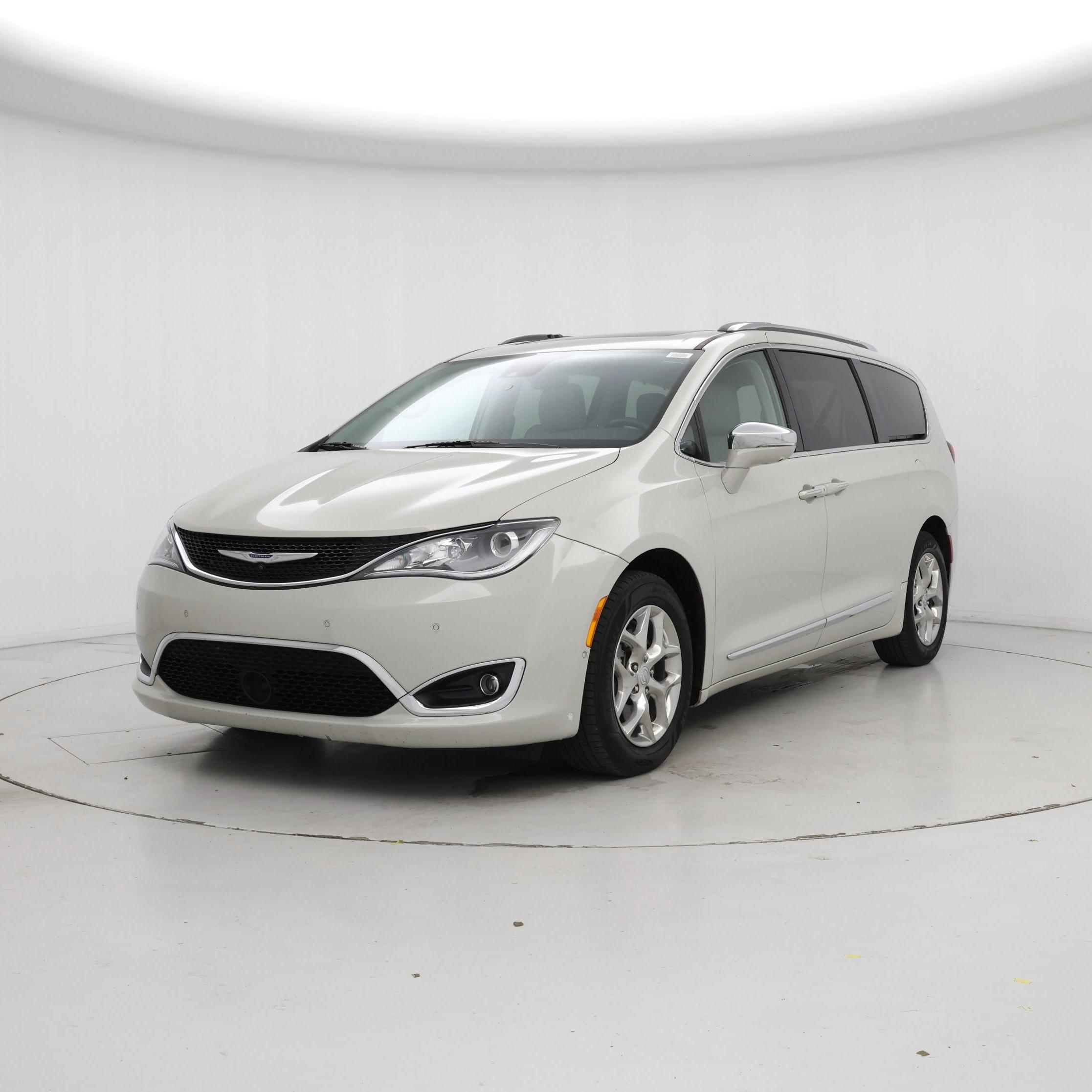 Thumbnail: 2020 Chrysler Pacifica - 4