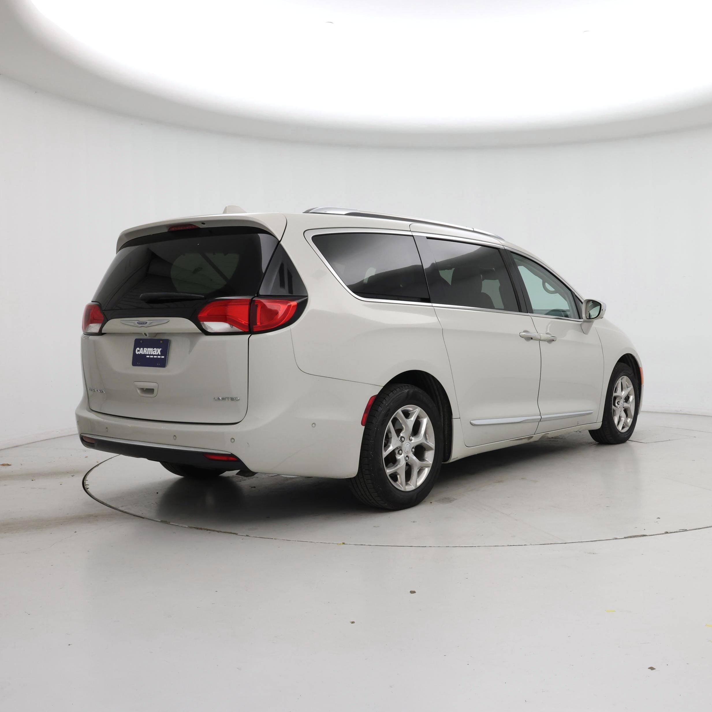 Thumbnail: 2020 Chrysler Pacifica - 8