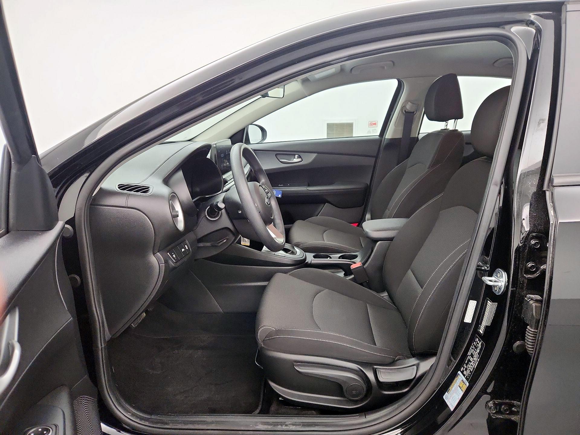 Thumbnail: 2020 Kia Forte - 11