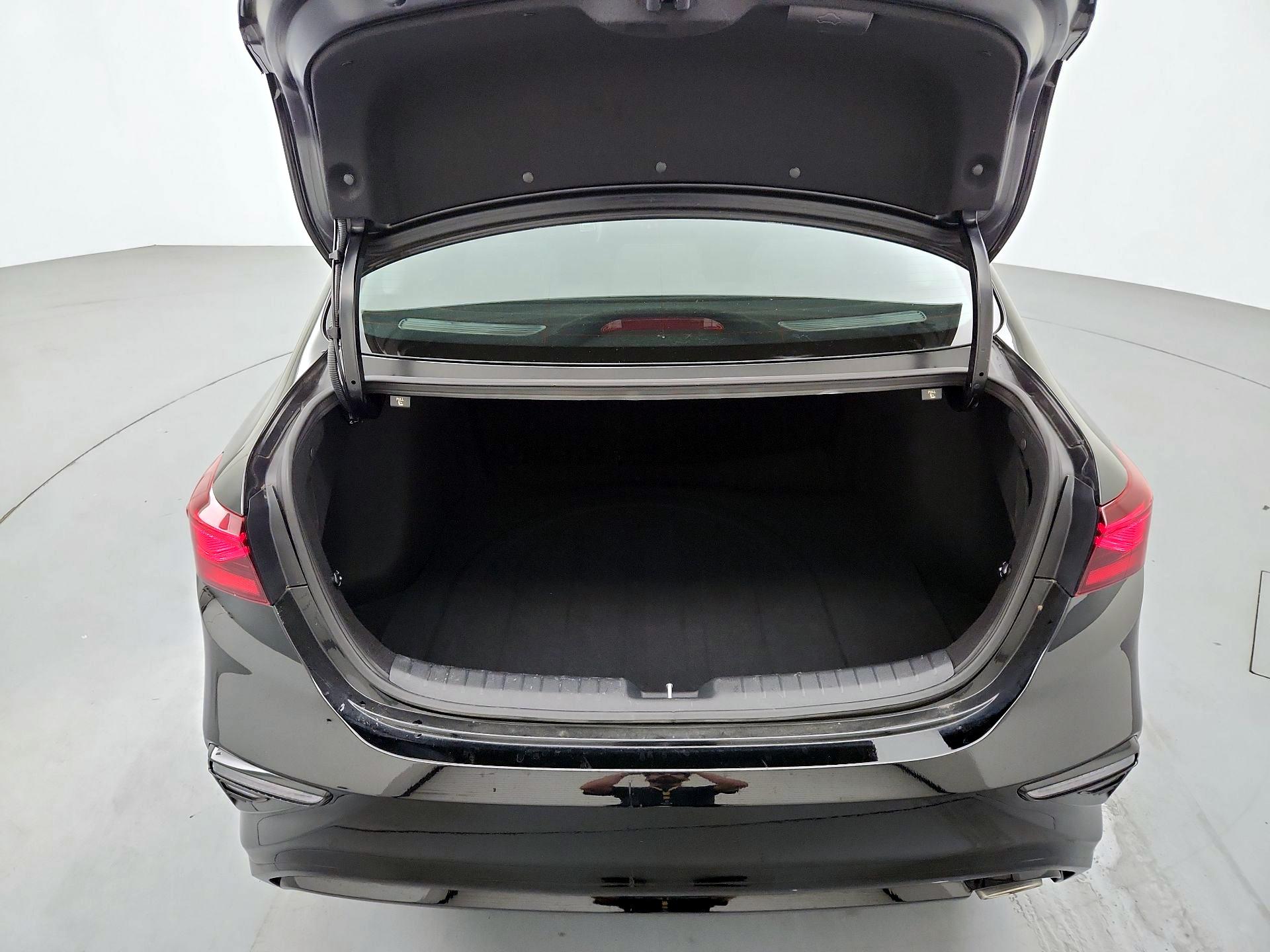 Thumbnail: 2020 Kia Forte - 20