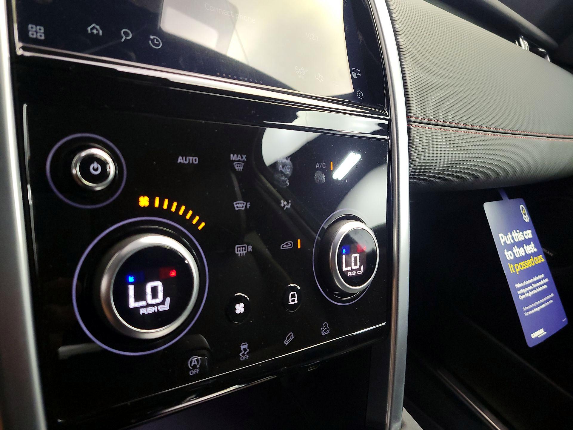 Thumbnail: 2021 Land Rover Discovery Sport - 16