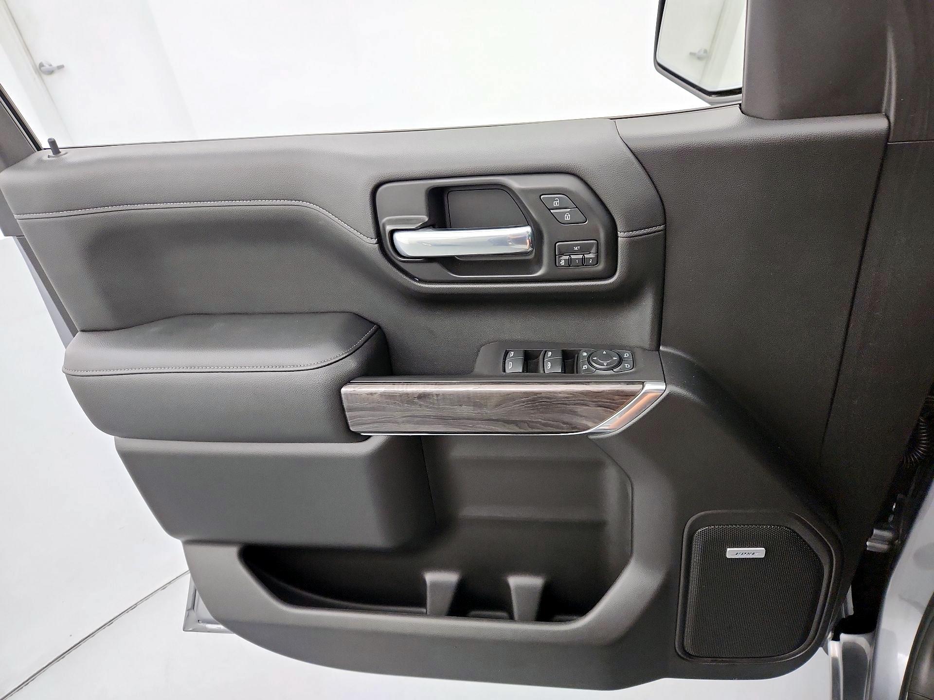 Thumbnail: 2020 Chevrolet Silverado 1500 - 12