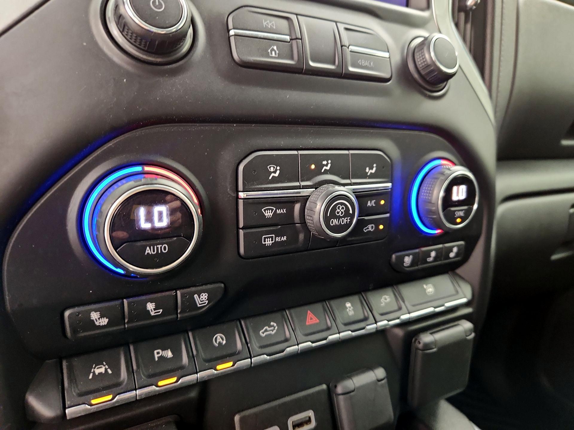 Thumbnail: 2020 Chevrolet Silverado 1500 - 16