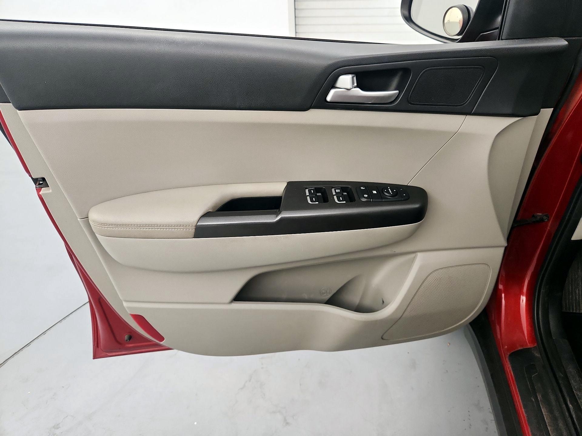 Thumbnail: 2020 Kia Sportage - 12