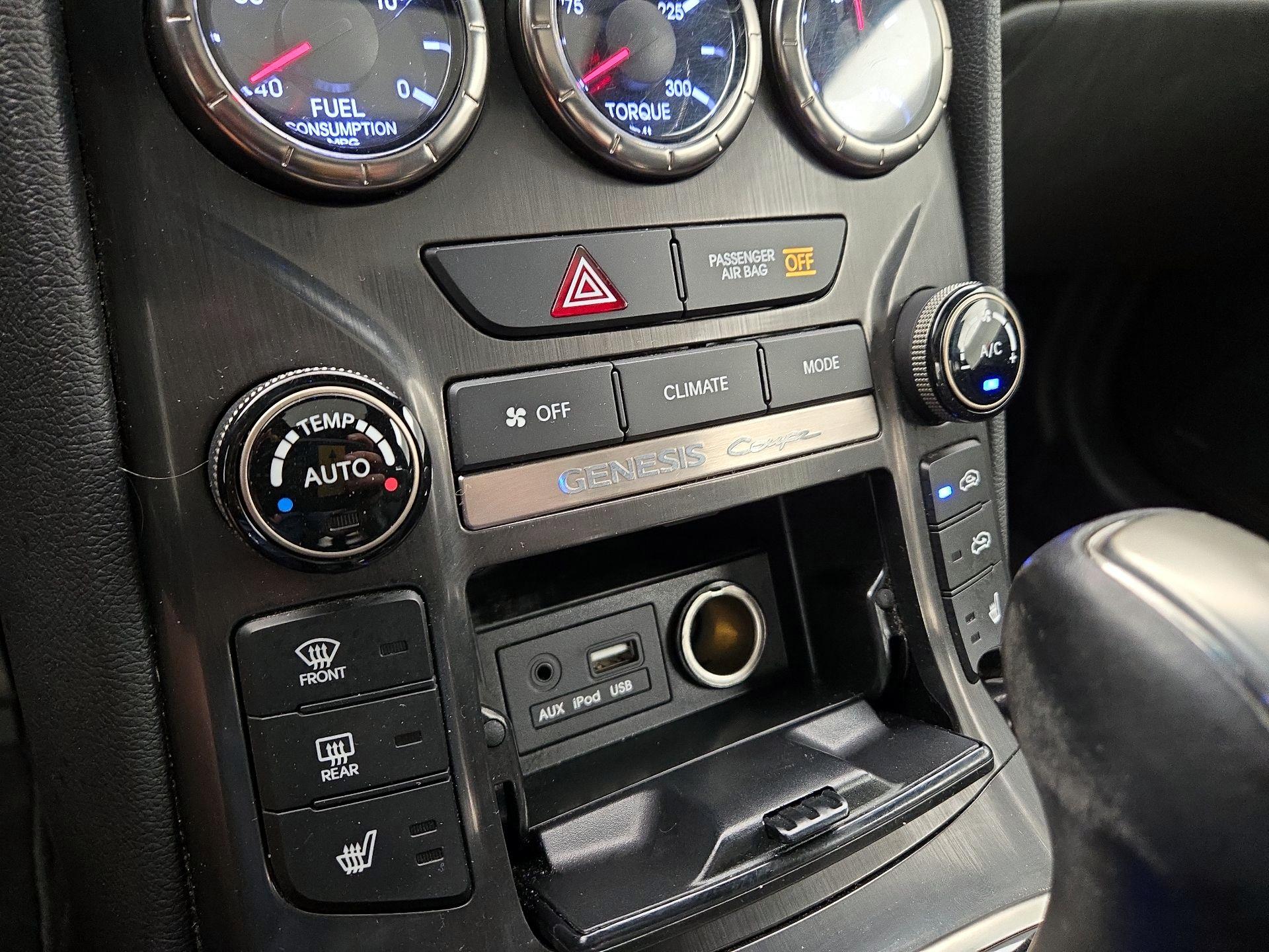 Thumbnail: 2015 Hyundai Genesis - 16