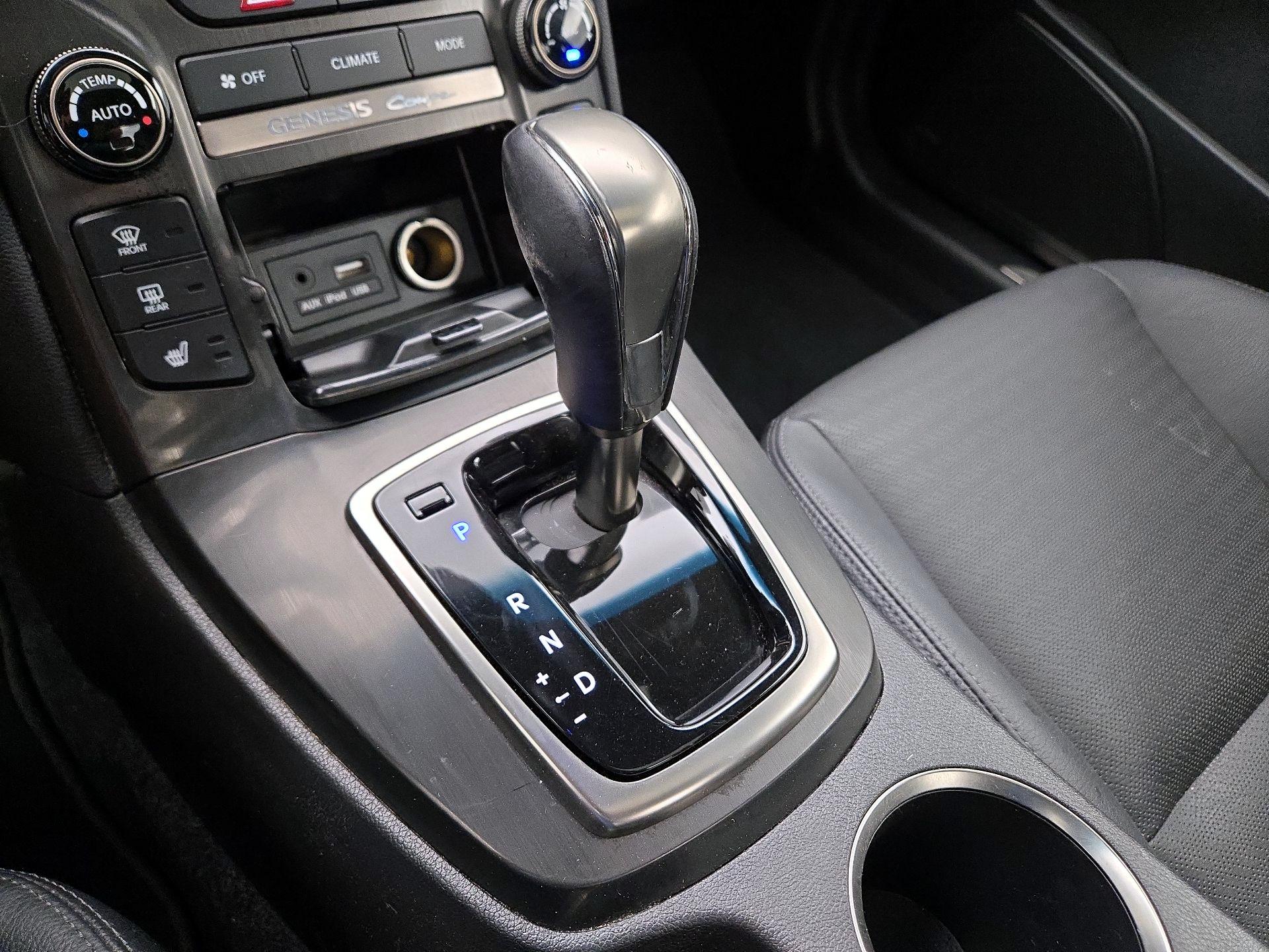 Thumbnail: 2015 Hyundai Genesis - 17
