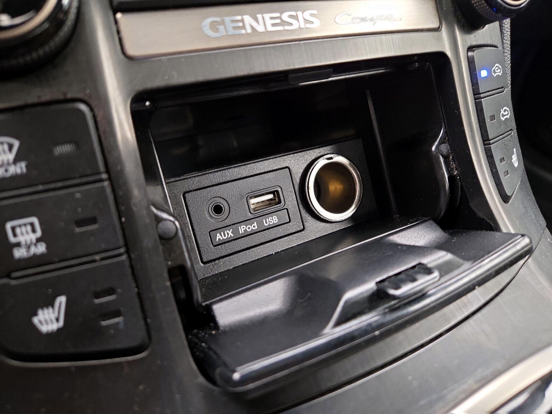 Thumbnail: 2015 Hyundai Genesis - 18