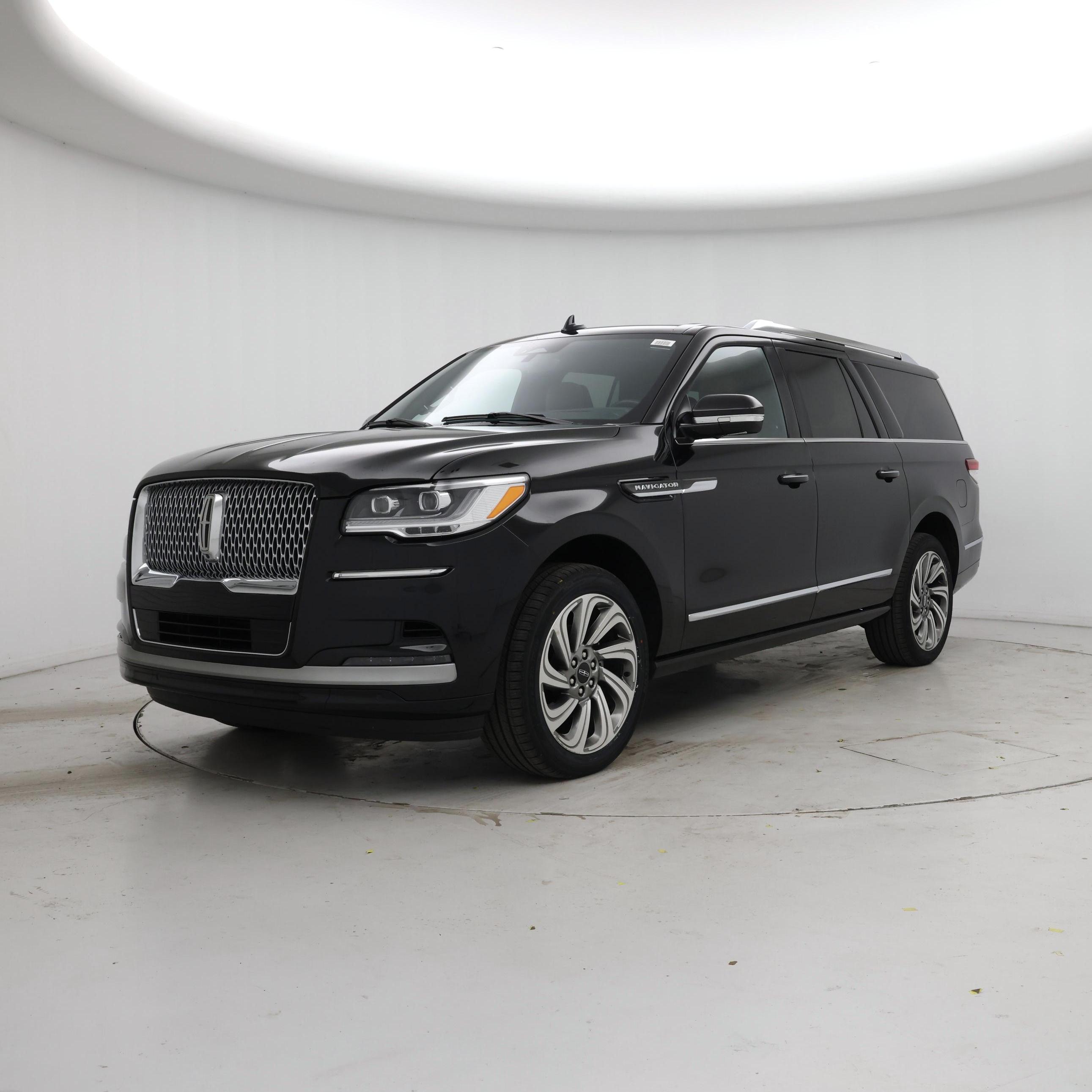 Thumbnail: 2024 Lincoln Navigator L - 4