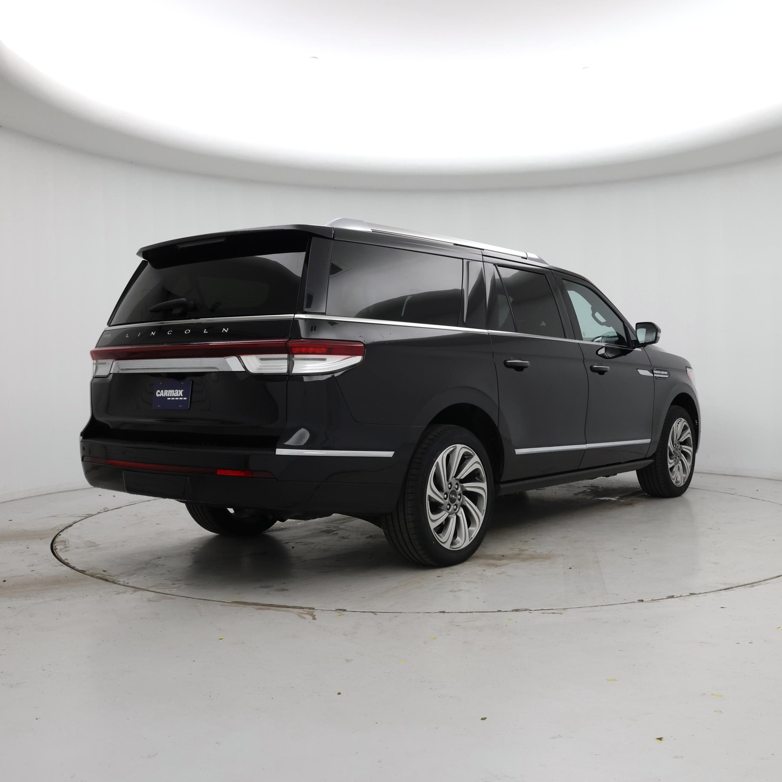Thumbnail: 2024 Lincoln Navigator L - 8
