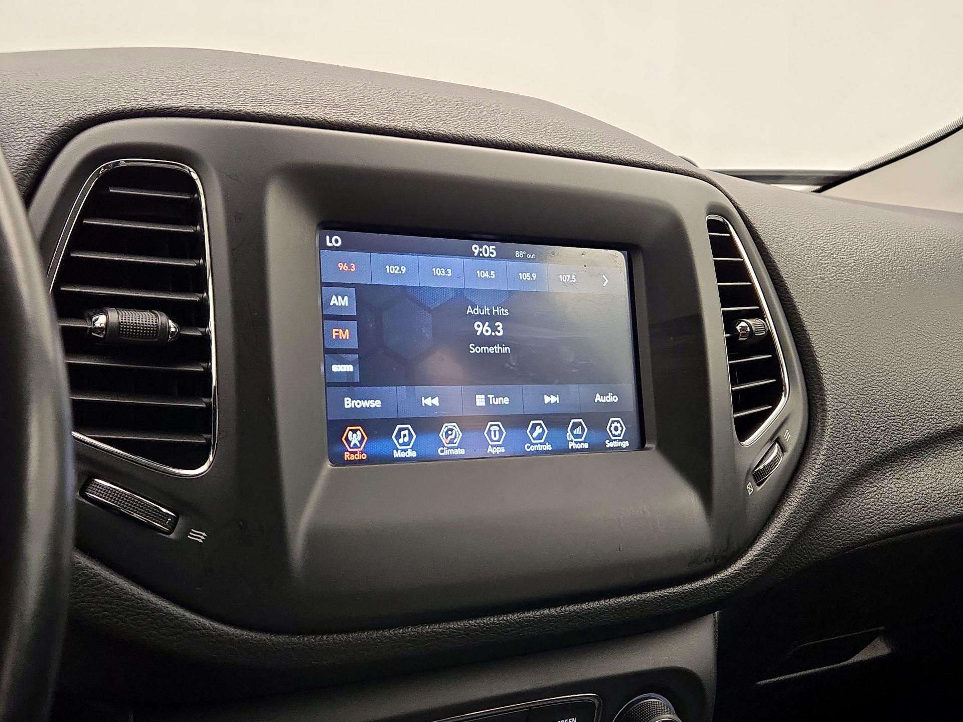 Thumbnail: 2018 Jeep Compass - 15