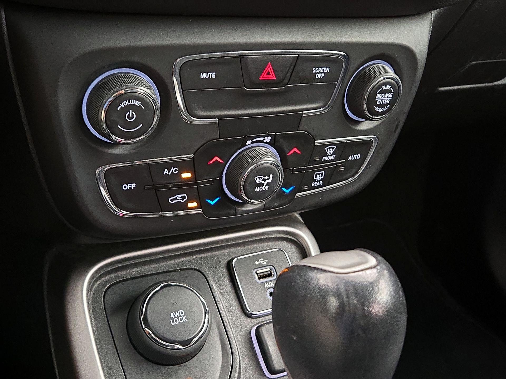 Thumbnail: 2018 Jeep Compass - 16
