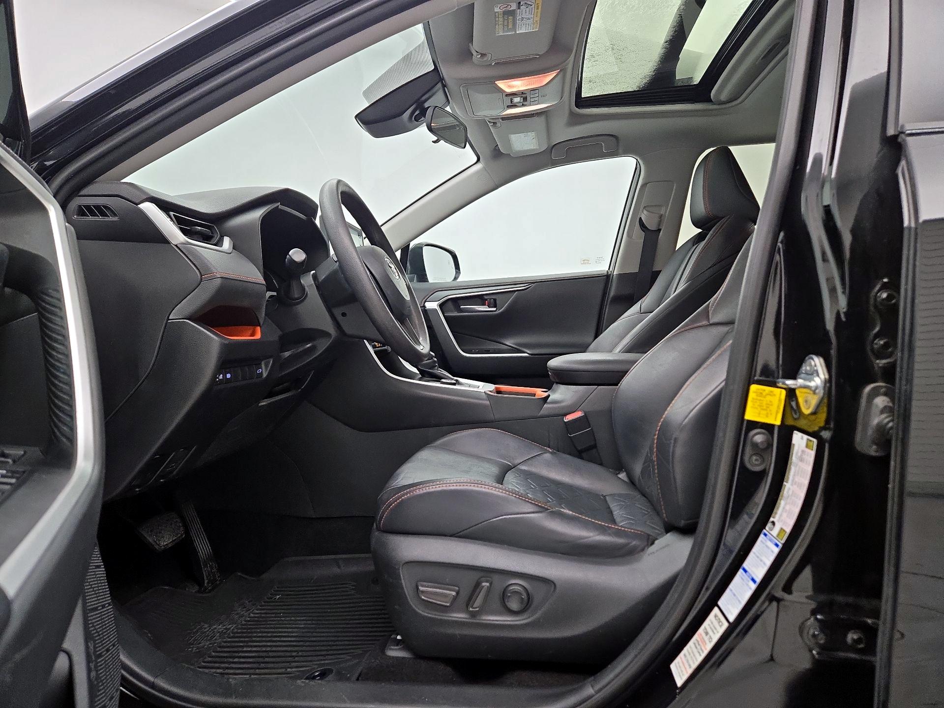 Thumbnail: 2019 Toyota RAV4 - 11