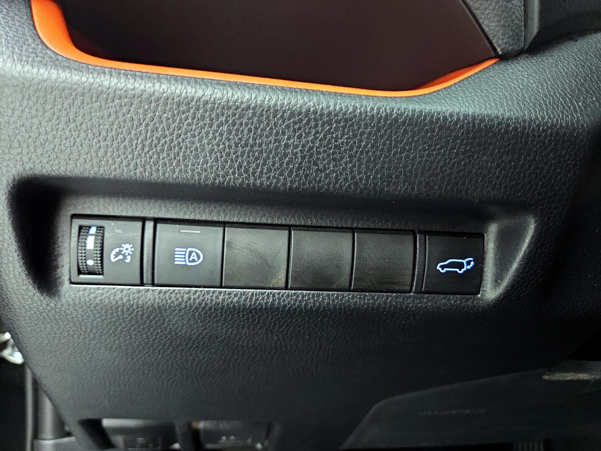 Thumbnail: 2019 Toyota RAV4 - 13