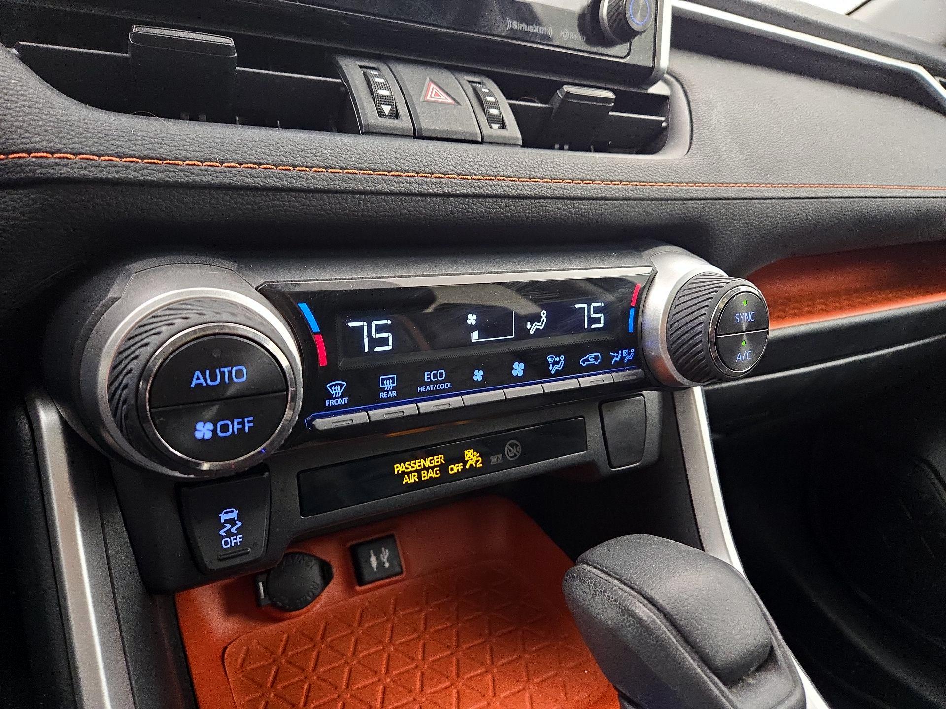 Thumbnail: 2019 Toyota RAV4 - 16