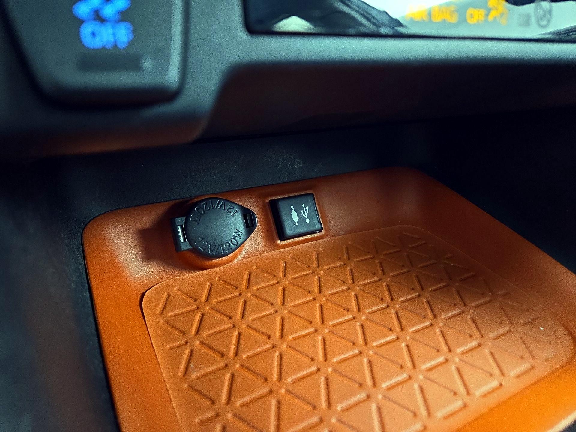 Thumbnail: 2019 Toyota RAV4 - 18