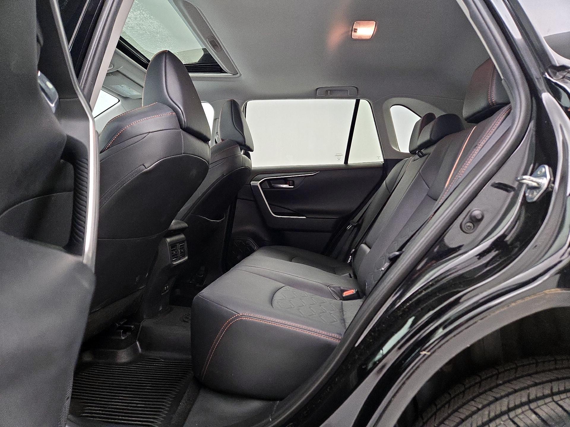 Thumbnail: 2019 Toyota RAV4 - 20