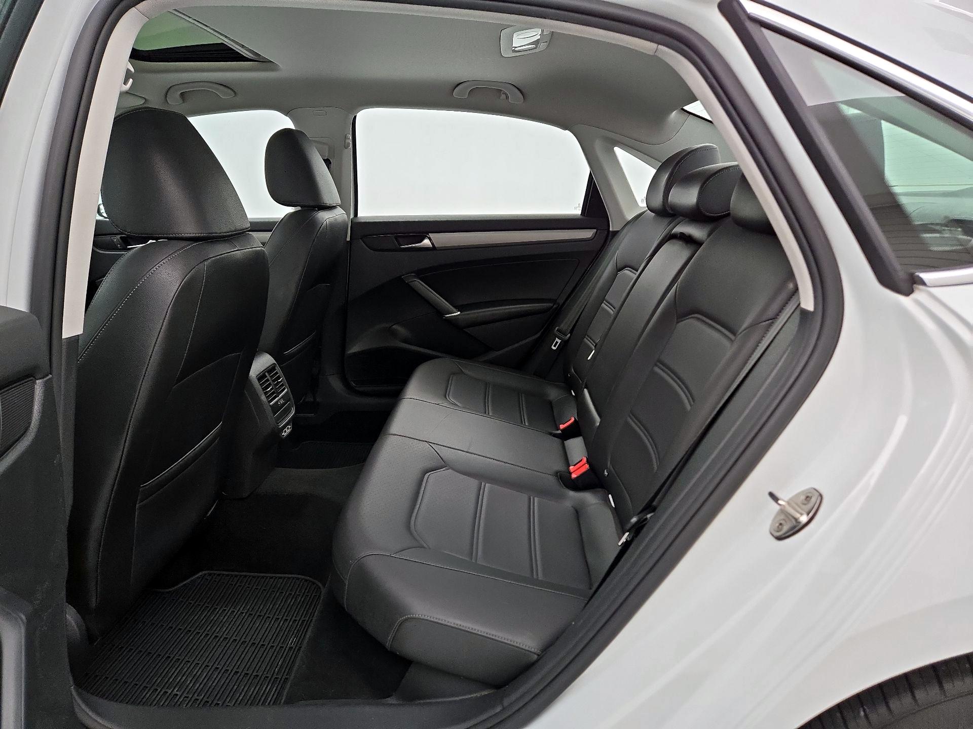 Thumbnail: 2021 Volkswagen Passat - 20