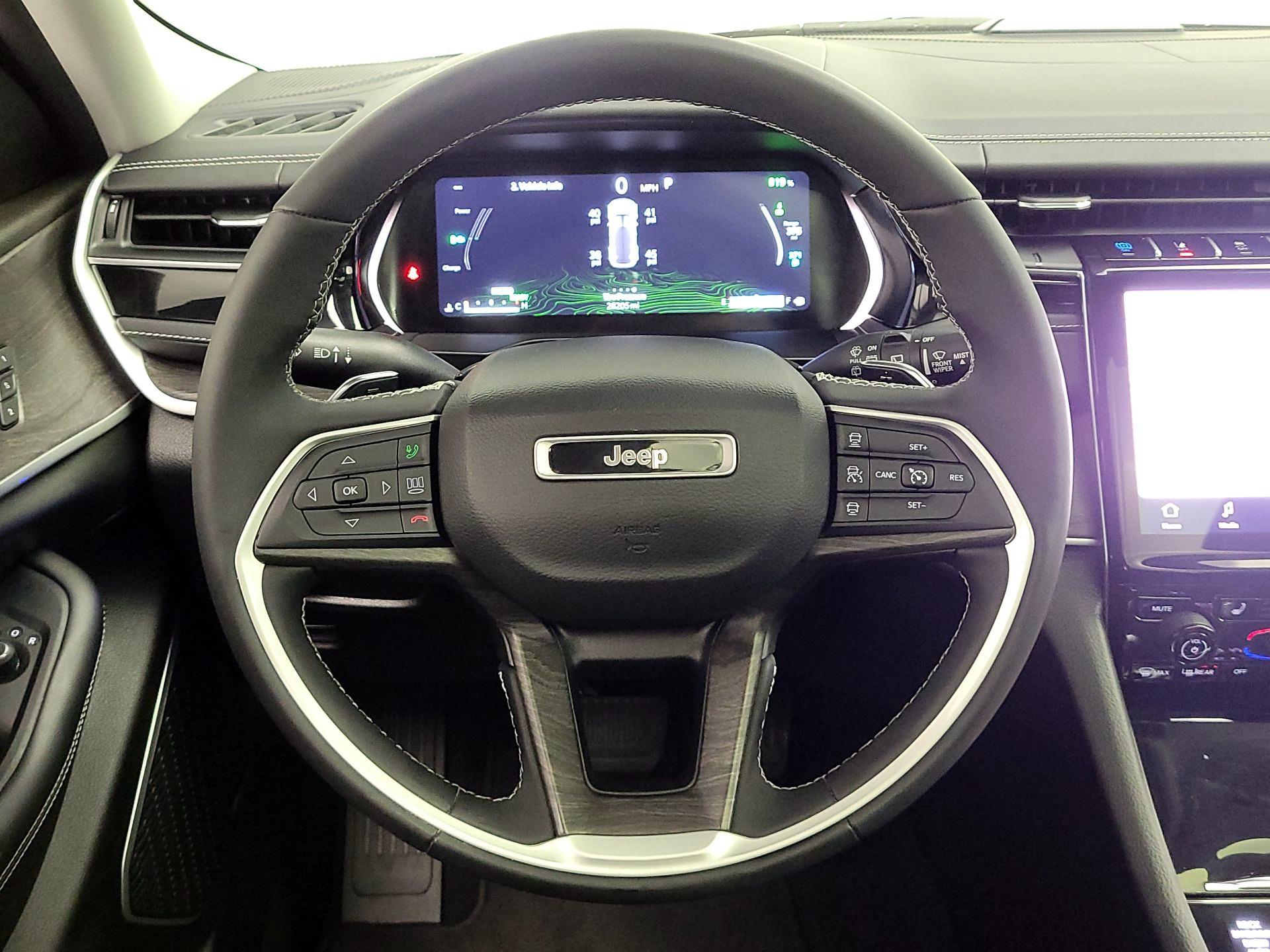 Thumbnail: 2022 Jeep Grand Cherokee - 10
