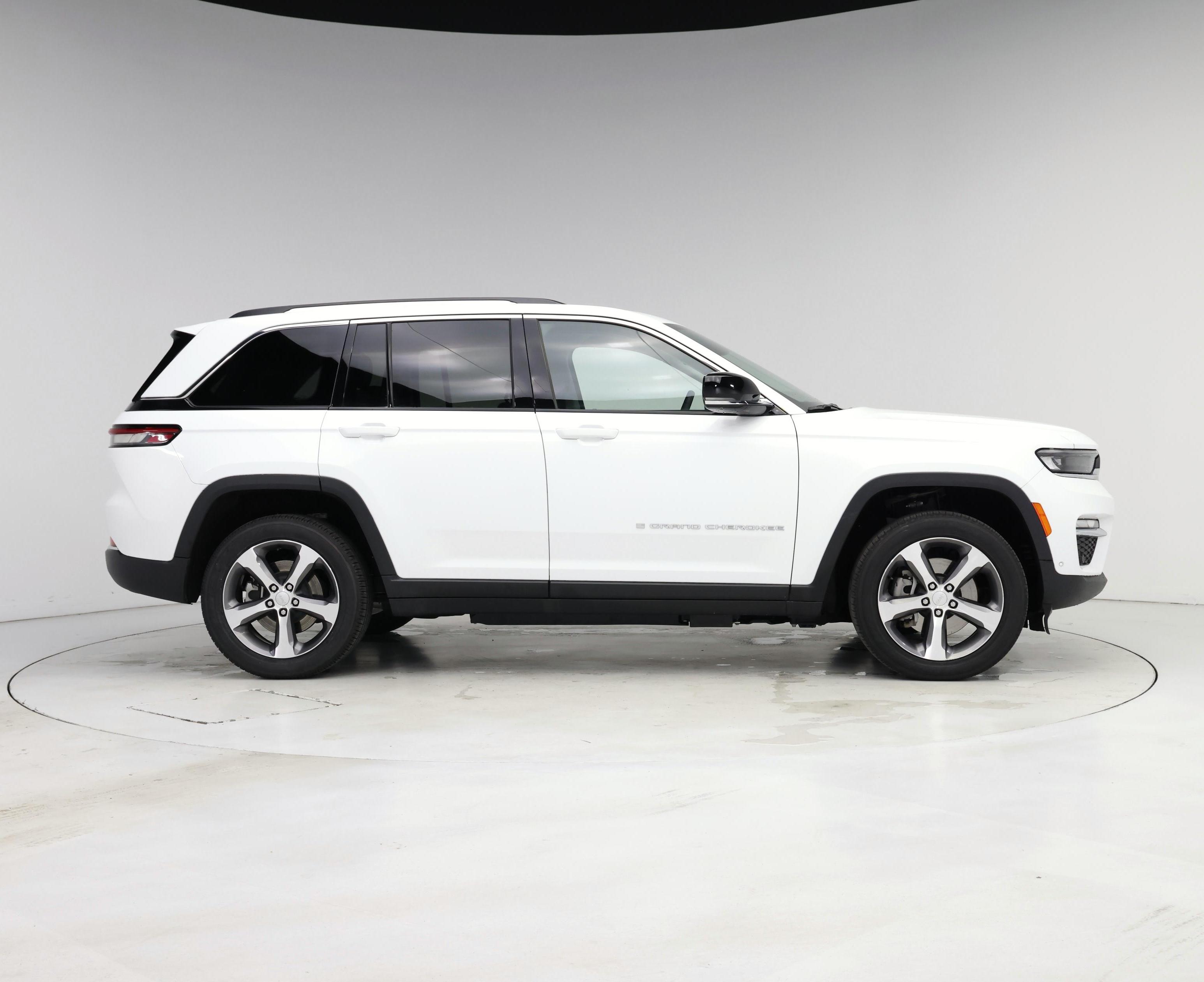 Thumbnail: 2022 Jeep Grand Cherokee - 7