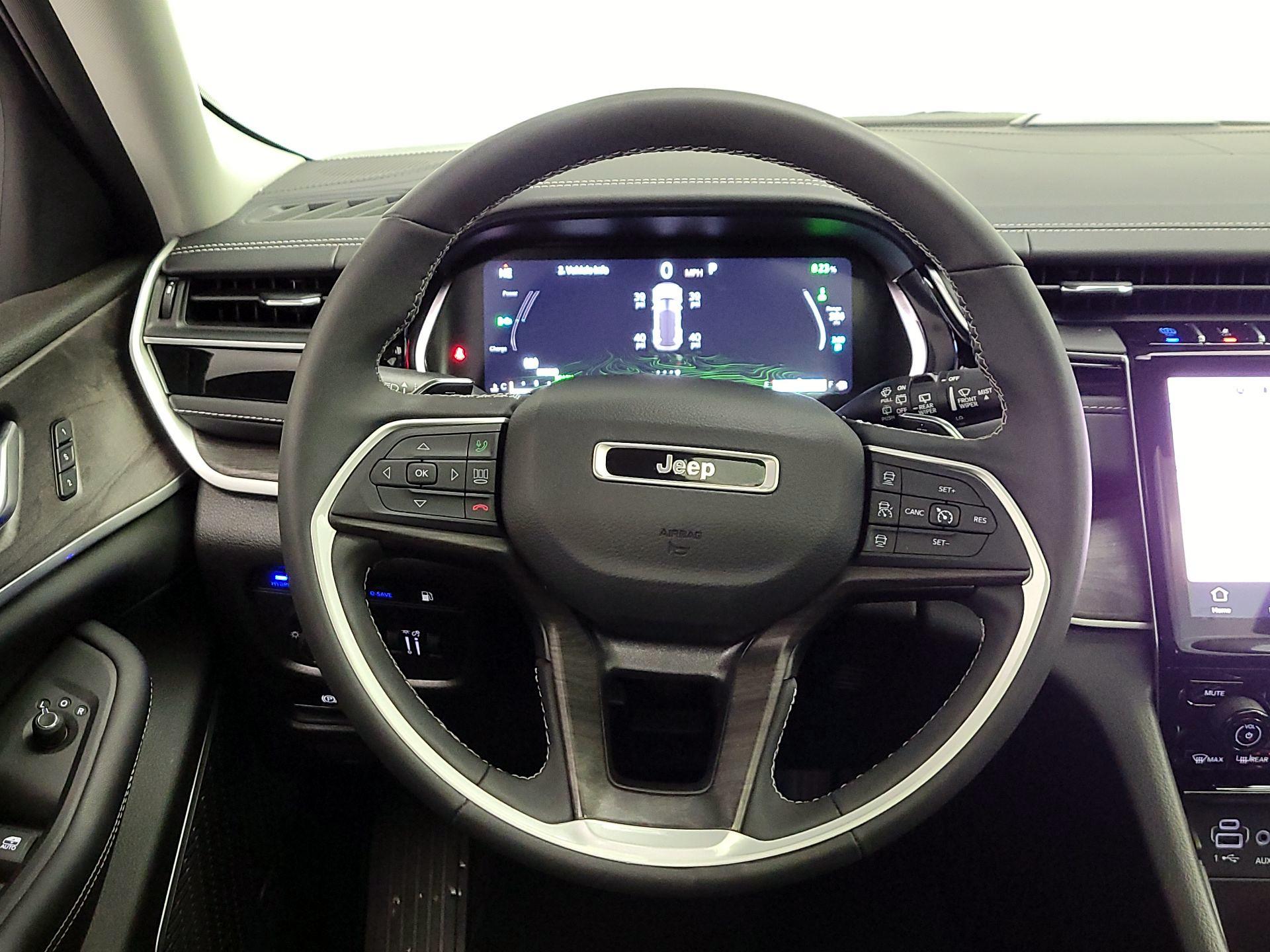 Thumbnail: 2022 Jeep Grand Cherokee - 10