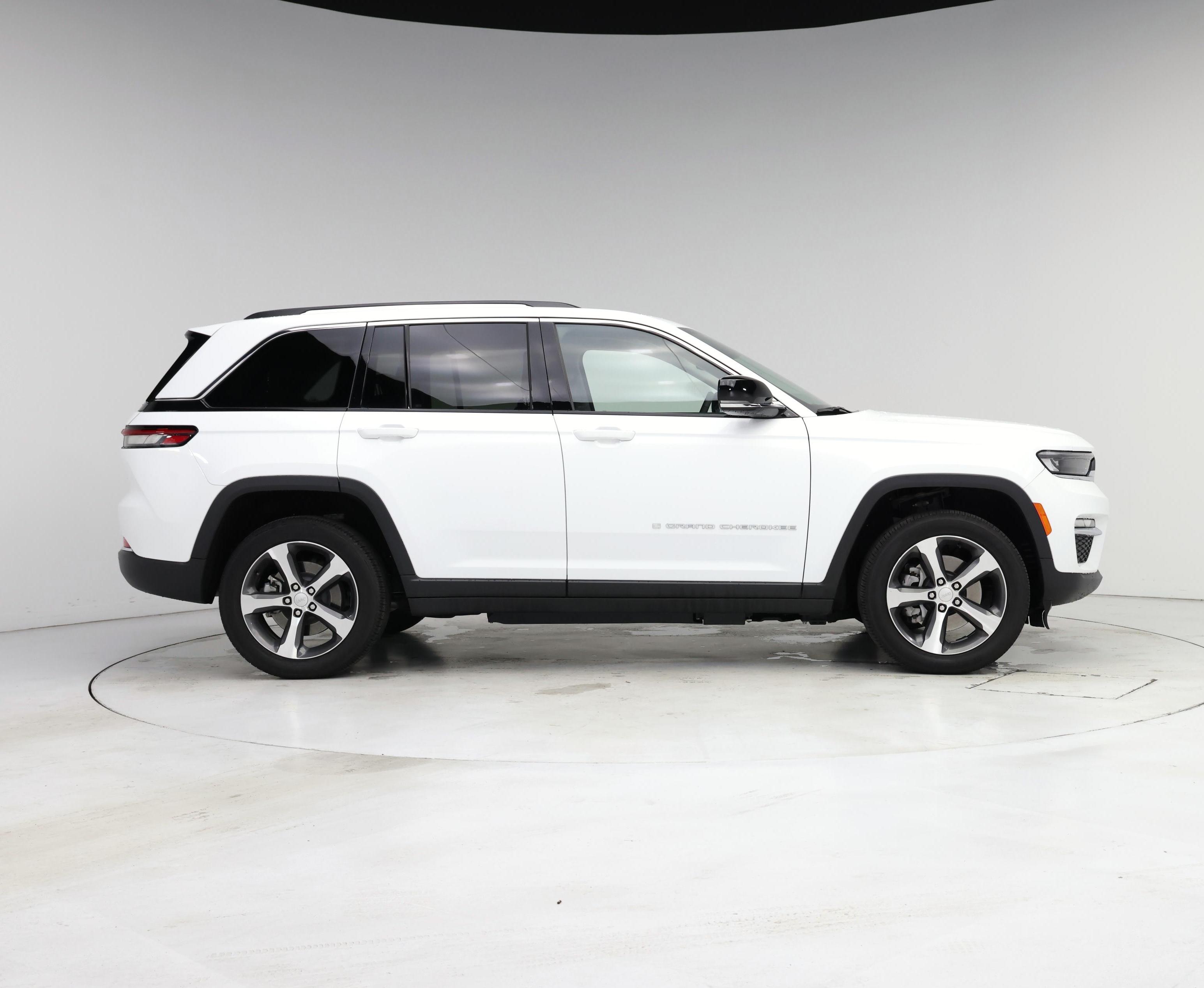 Thumbnail: 2022 Jeep Grand Cherokee - 7