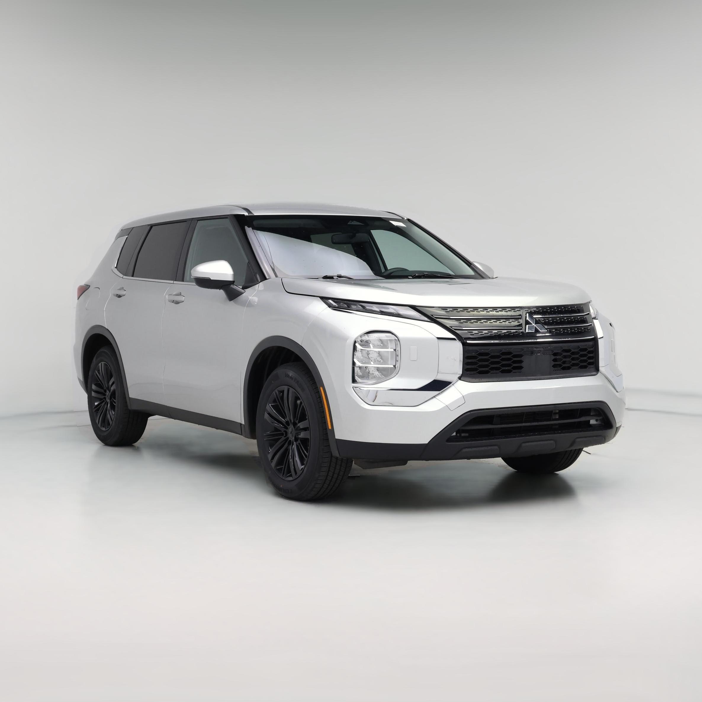 Thumbnail: 2023 Mitsubishi Outlander - 1