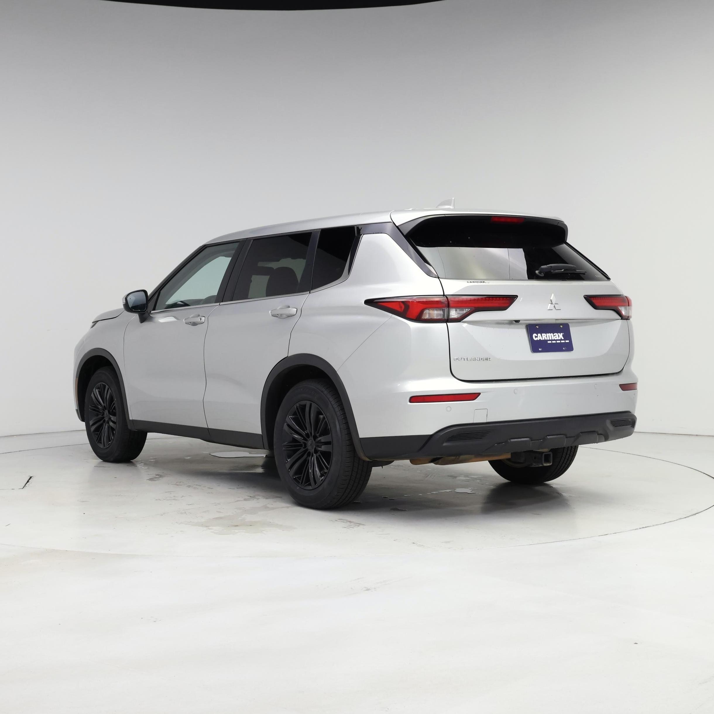Thumbnail: 2023 Mitsubishi Outlander - 2