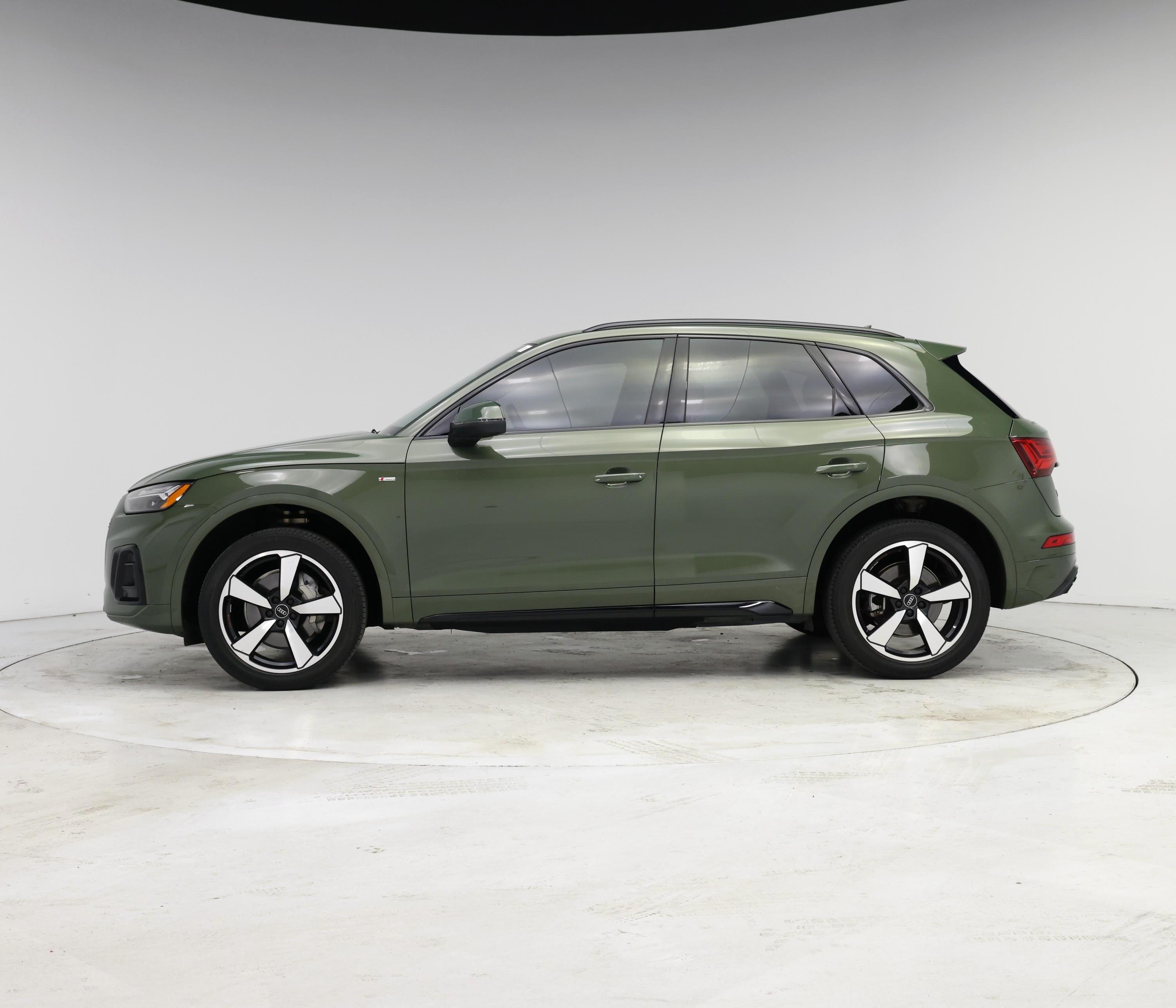 Thumbnail: 2023 Audi Q5 - 3