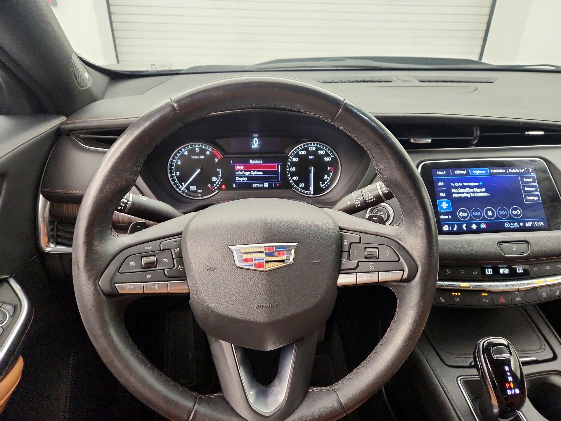 Thumbnail: 2023 Cadillac XT4 - 10