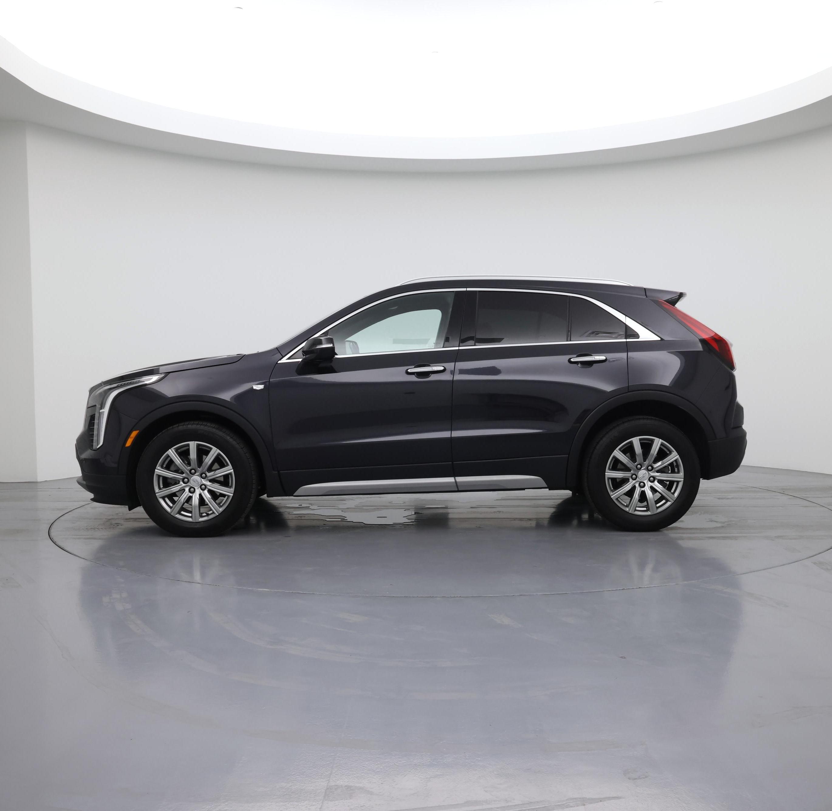Thumbnail: 2023 Cadillac XT4 - 3
