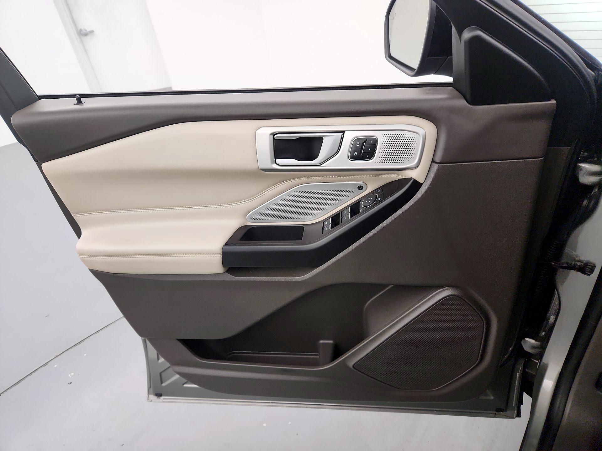 Thumbnail: 2020 Ford Explorer - 12