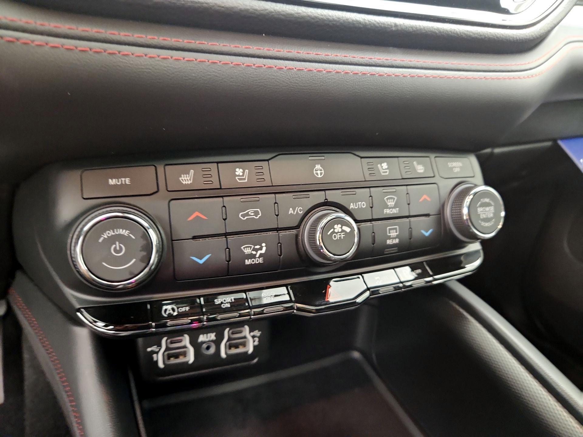 Thumbnail: 2023 Dodge Durango - 17