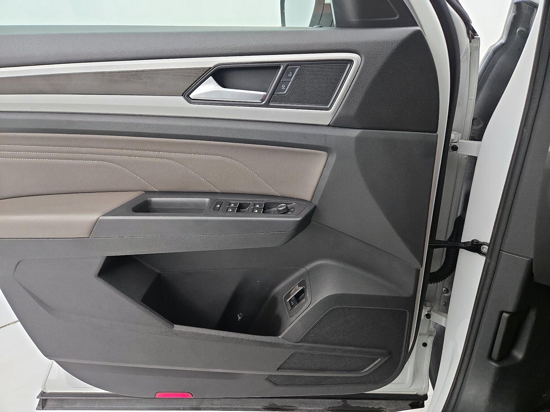Thumbnail: 2021 Volkswagen Atlas - 12