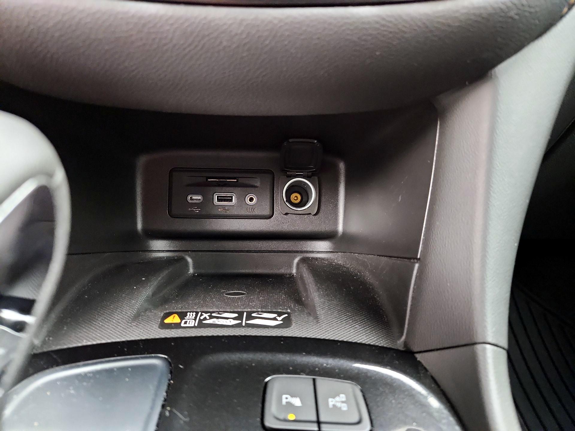 Thumbnail: 2022 Chevrolet Equinox - 18