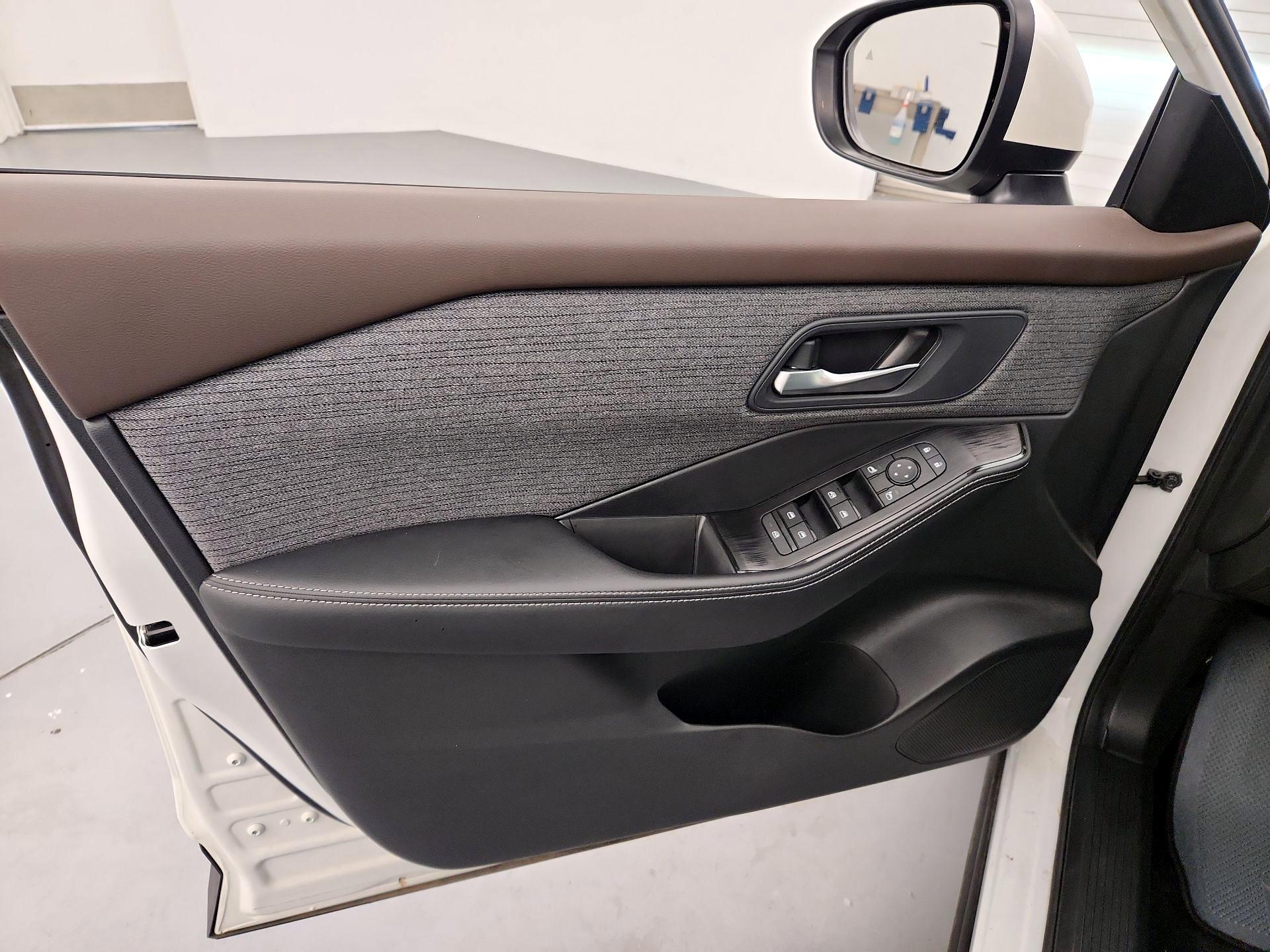 Thumbnail: 2023 Nissan Rogue - 11