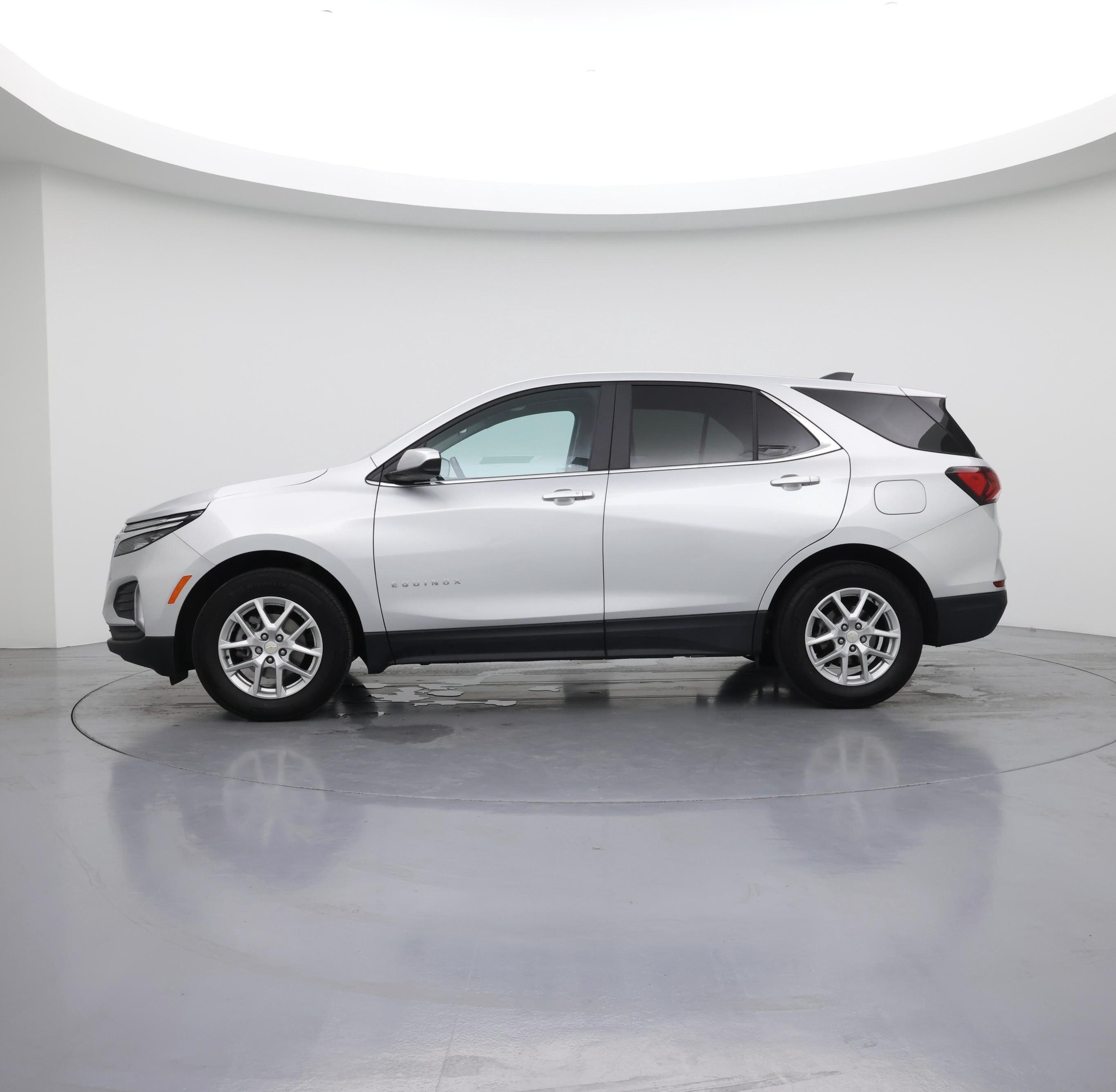 Thumbnail: 2022 Chevrolet Equinox - 3