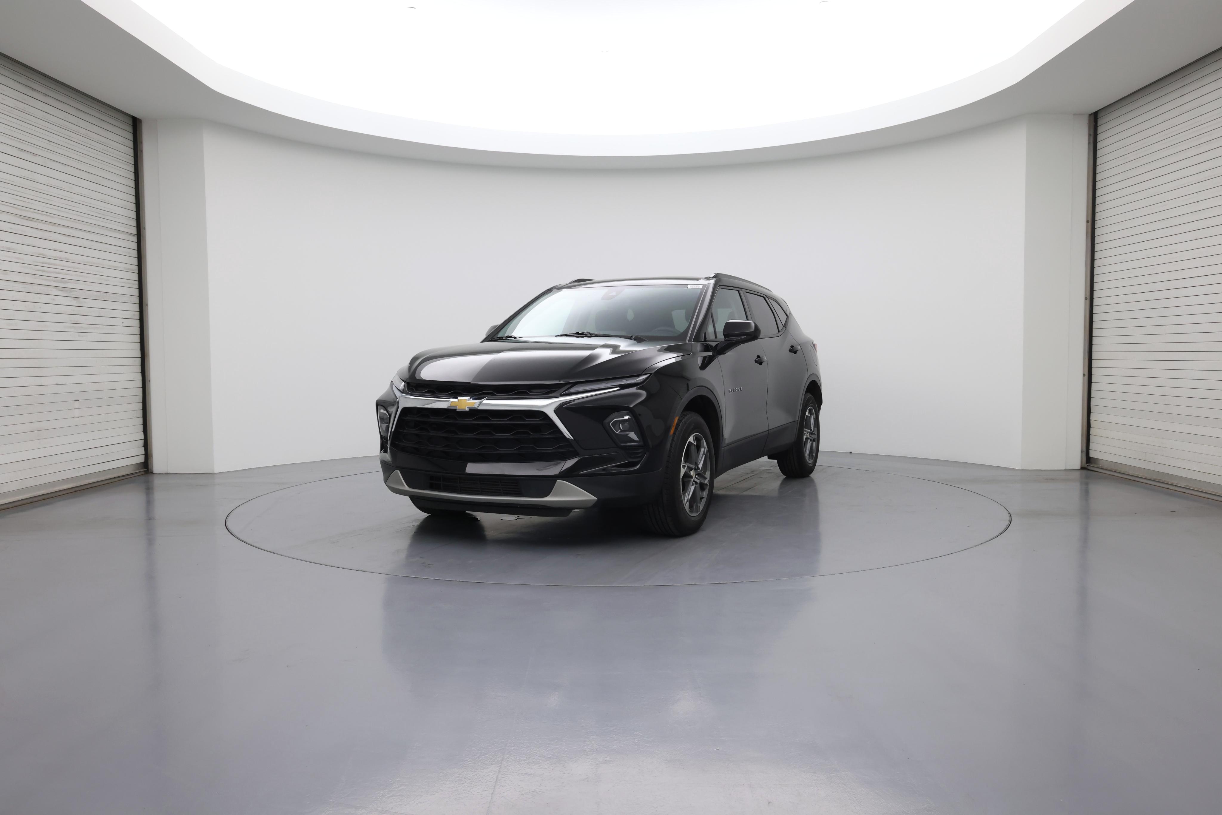Thumbnail: 2023 Chevrolet Blazer - 4