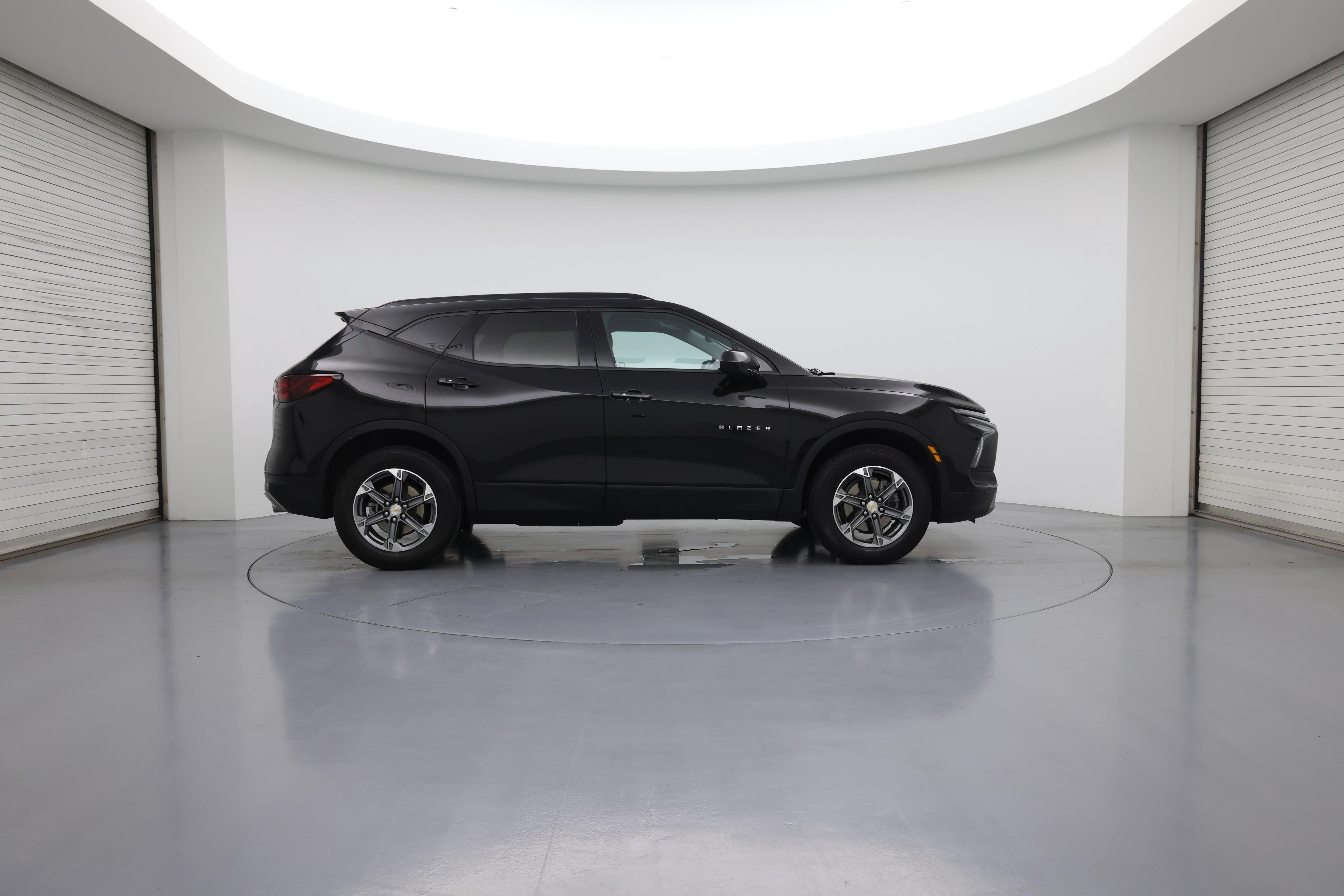 Thumbnail: 2023 Chevrolet Blazer - 7