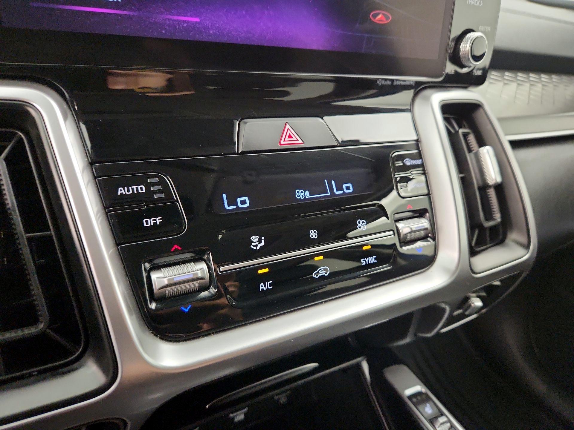 Thumbnail: 2022 Kia Sorento - 17