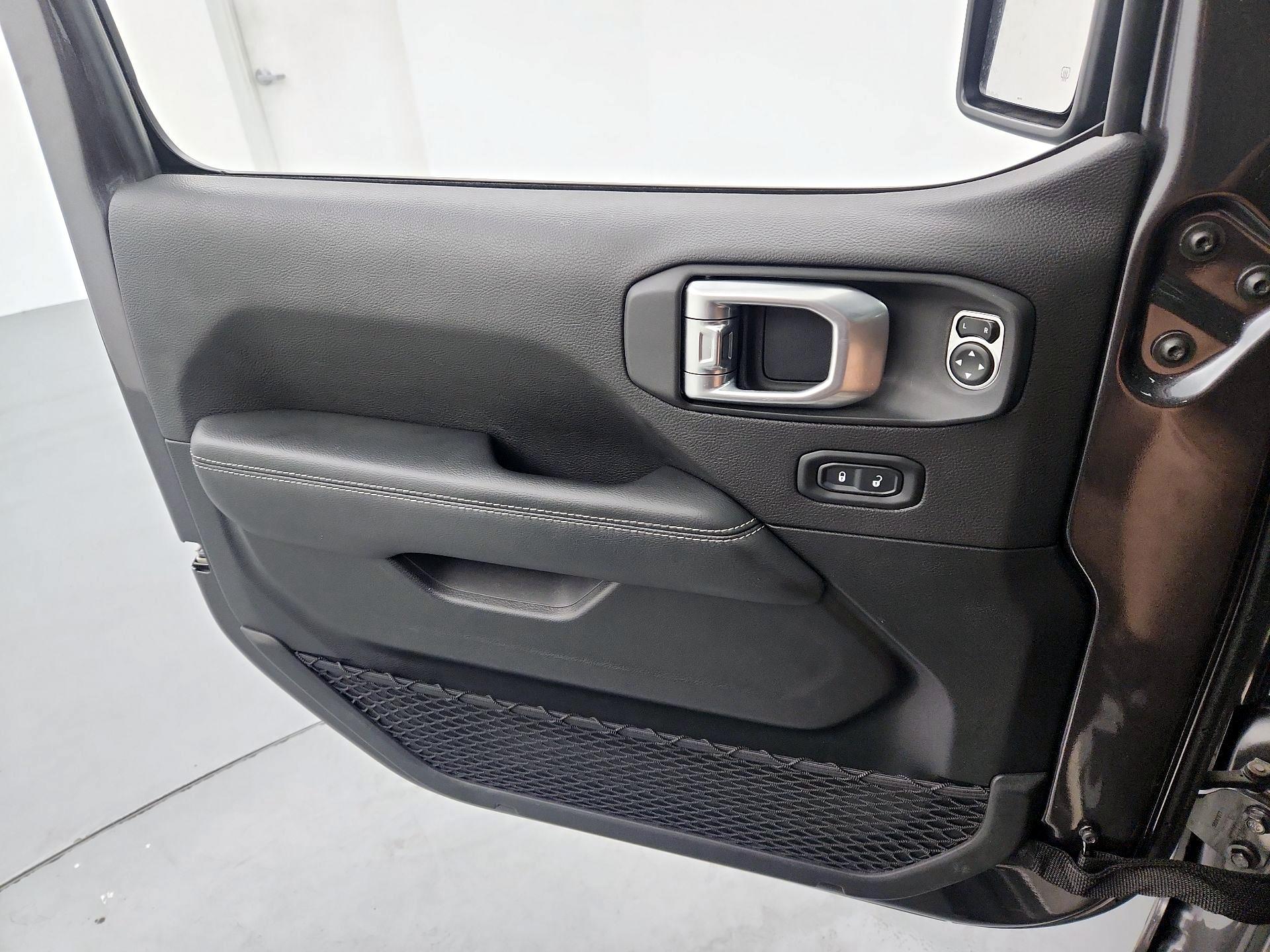 Thumbnail: 2020 Jeep Wrangler - 12