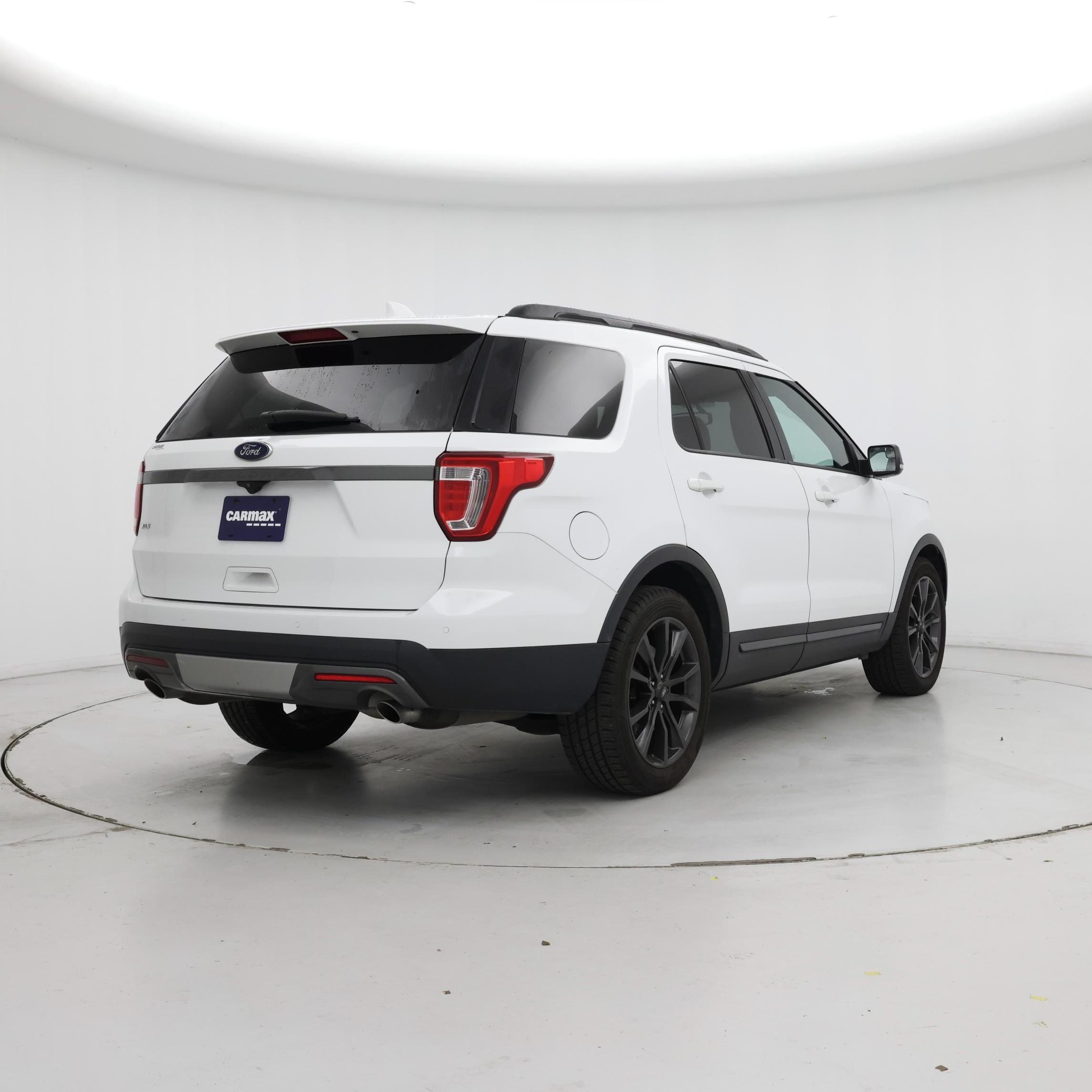 Thumbnail: 2017 Ford Explorer - 8