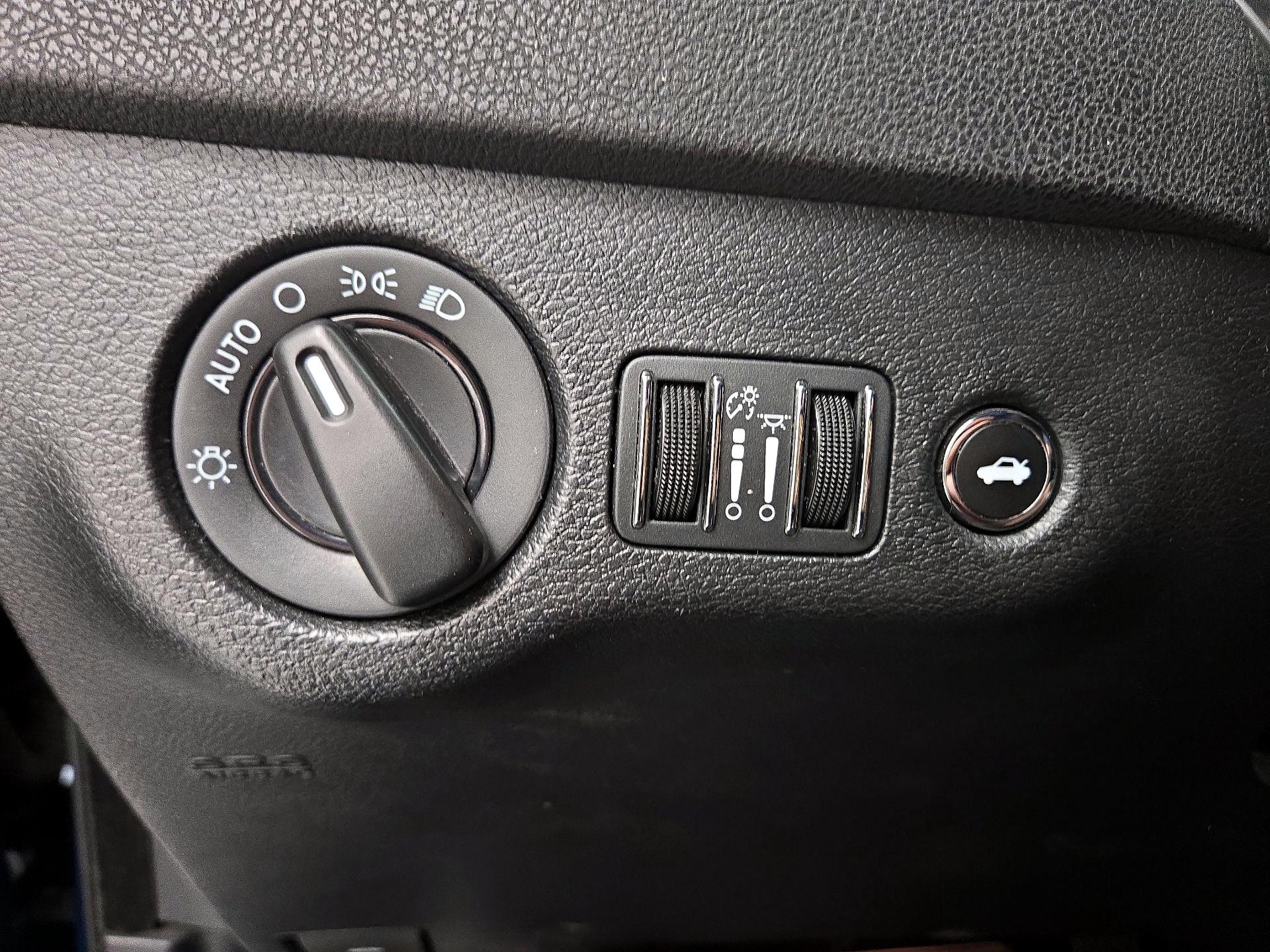 Thumbnail: 2020 Dodge Charger - 13