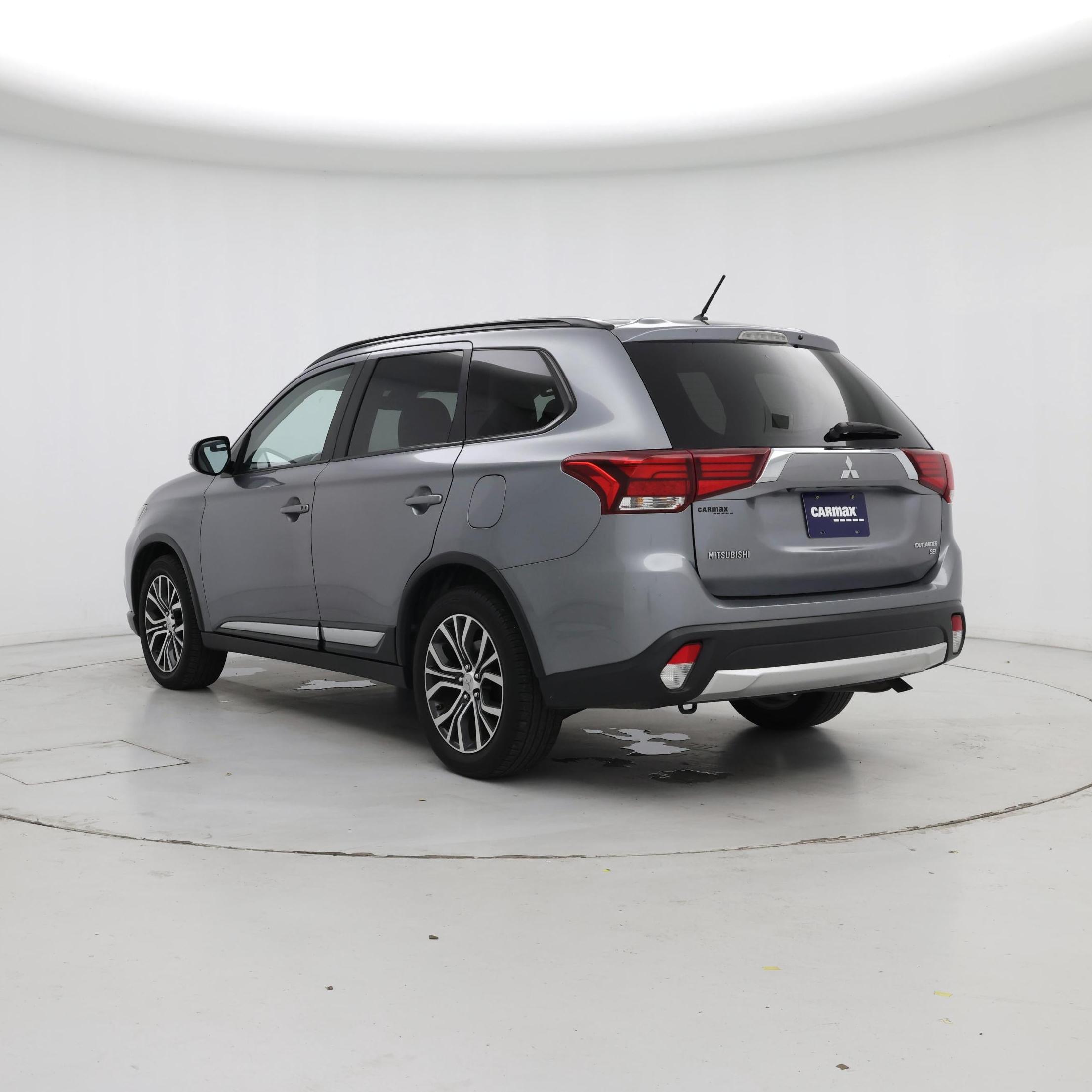 Thumbnail: 2016 Mitsubishi Outlander - 2