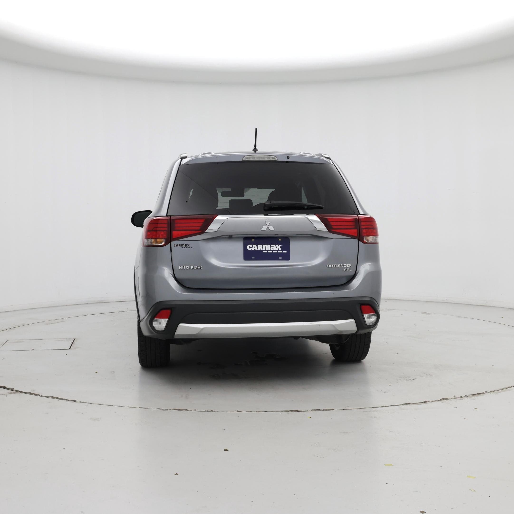 Thumbnail: 2016 Mitsubishi Outlander - 6