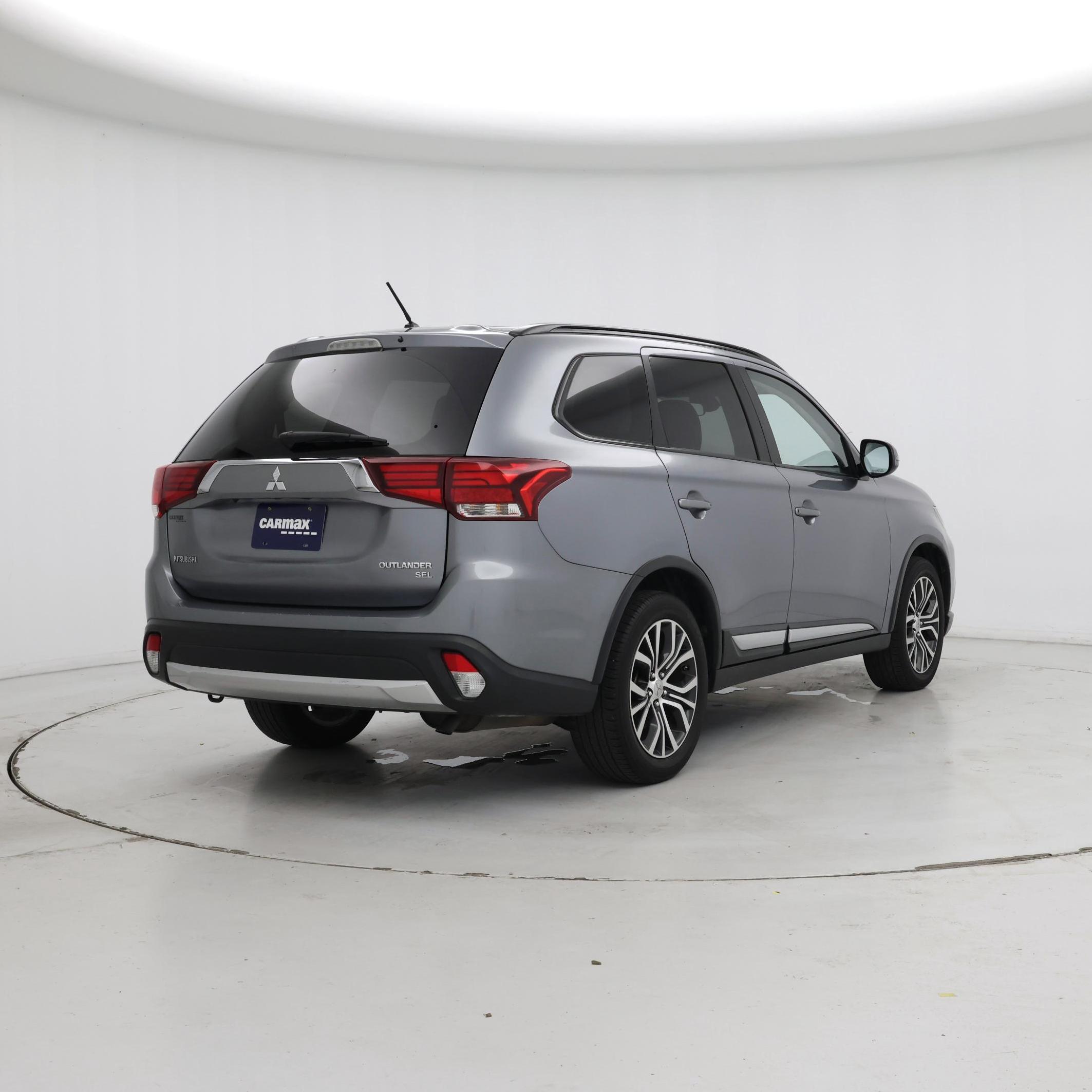 Thumbnail: 2016 Mitsubishi Outlander - 8