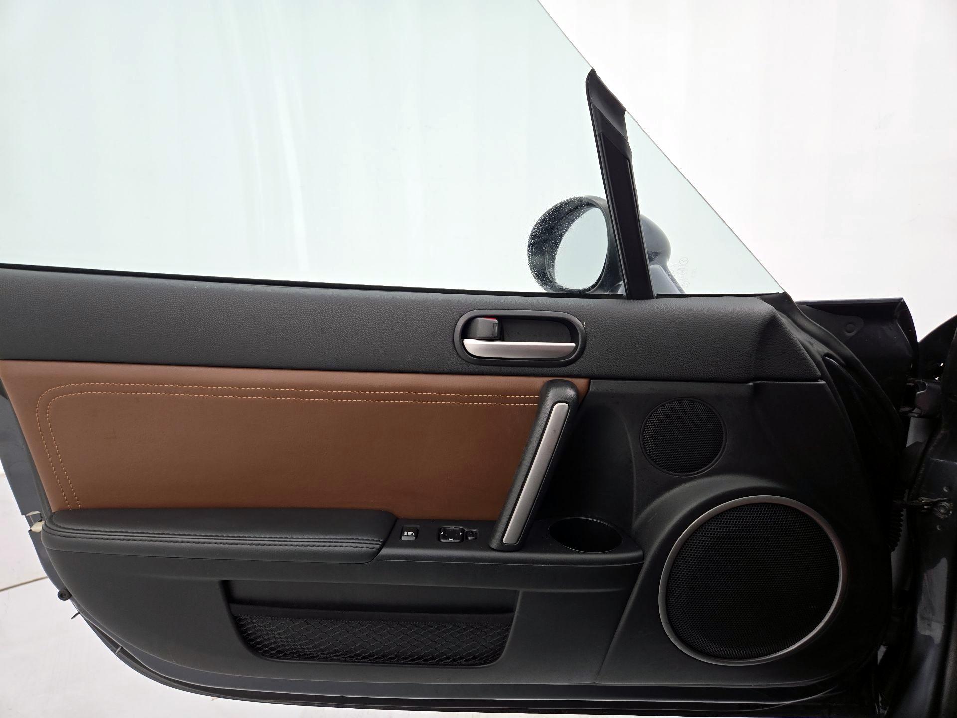 Thumbnail: 2015 Mazda MX-5 Miata - 12