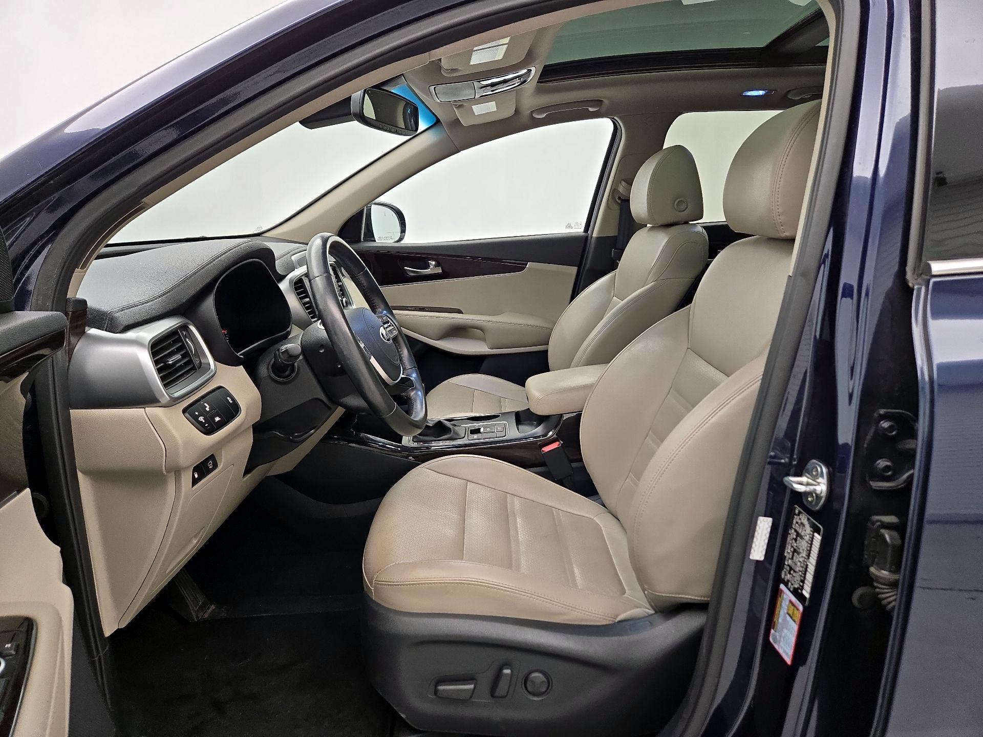 Thumbnail: 2020 Kia Sorento - 11