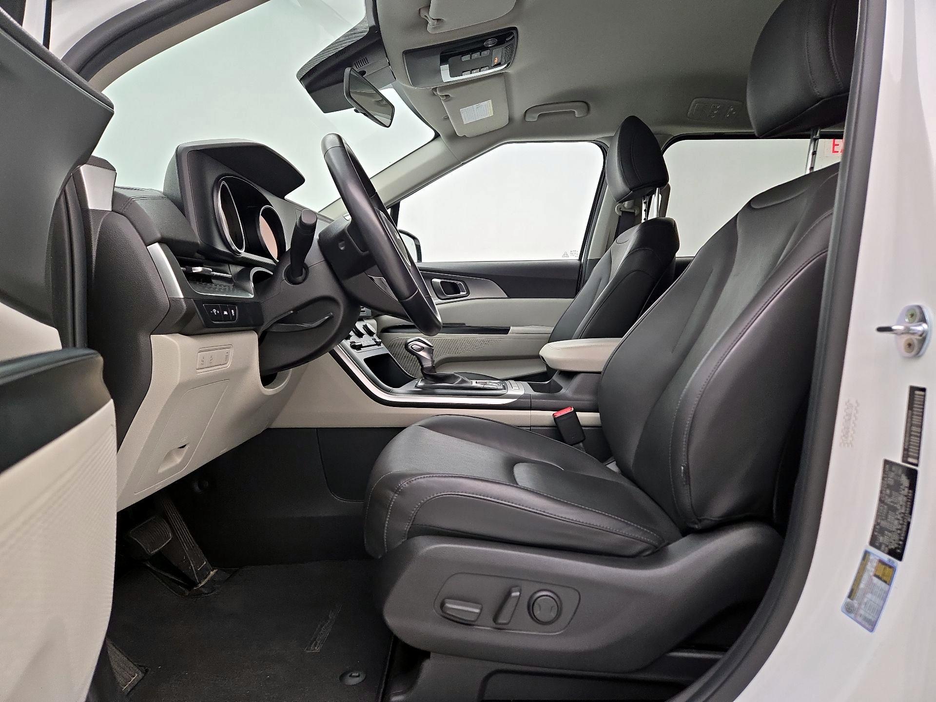 Thumbnail: 2022 Kia Carnival - 11