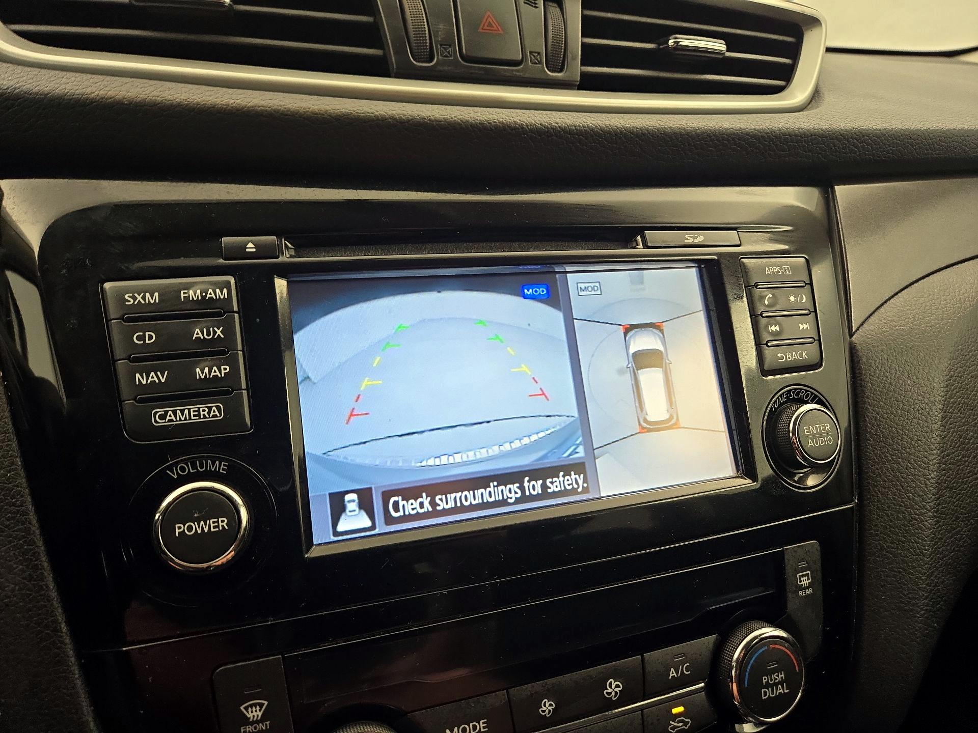 Thumbnail: 2016 Nissan Rogue - 15