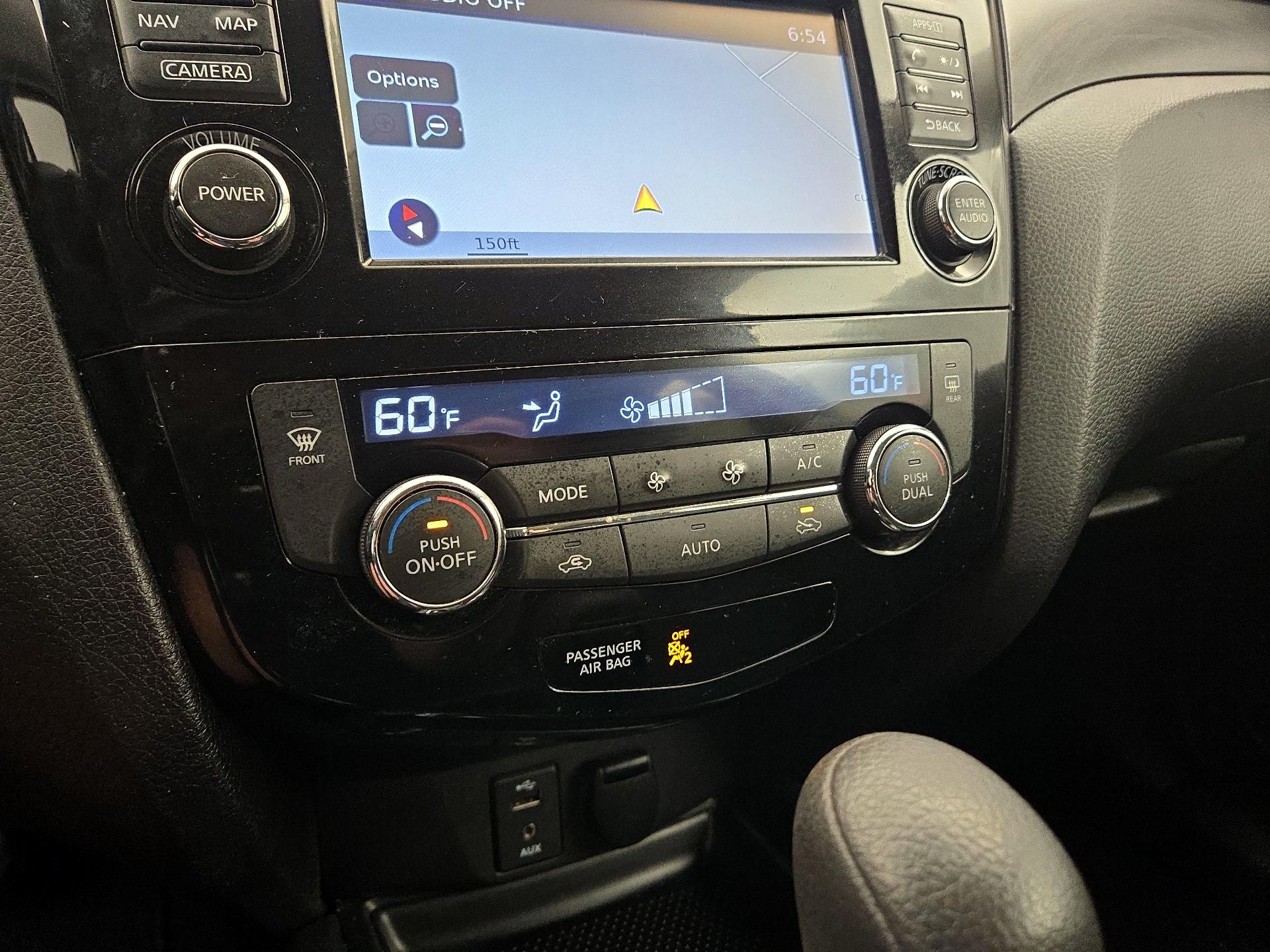 Thumbnail: 2016 Nissan Rogue - 17